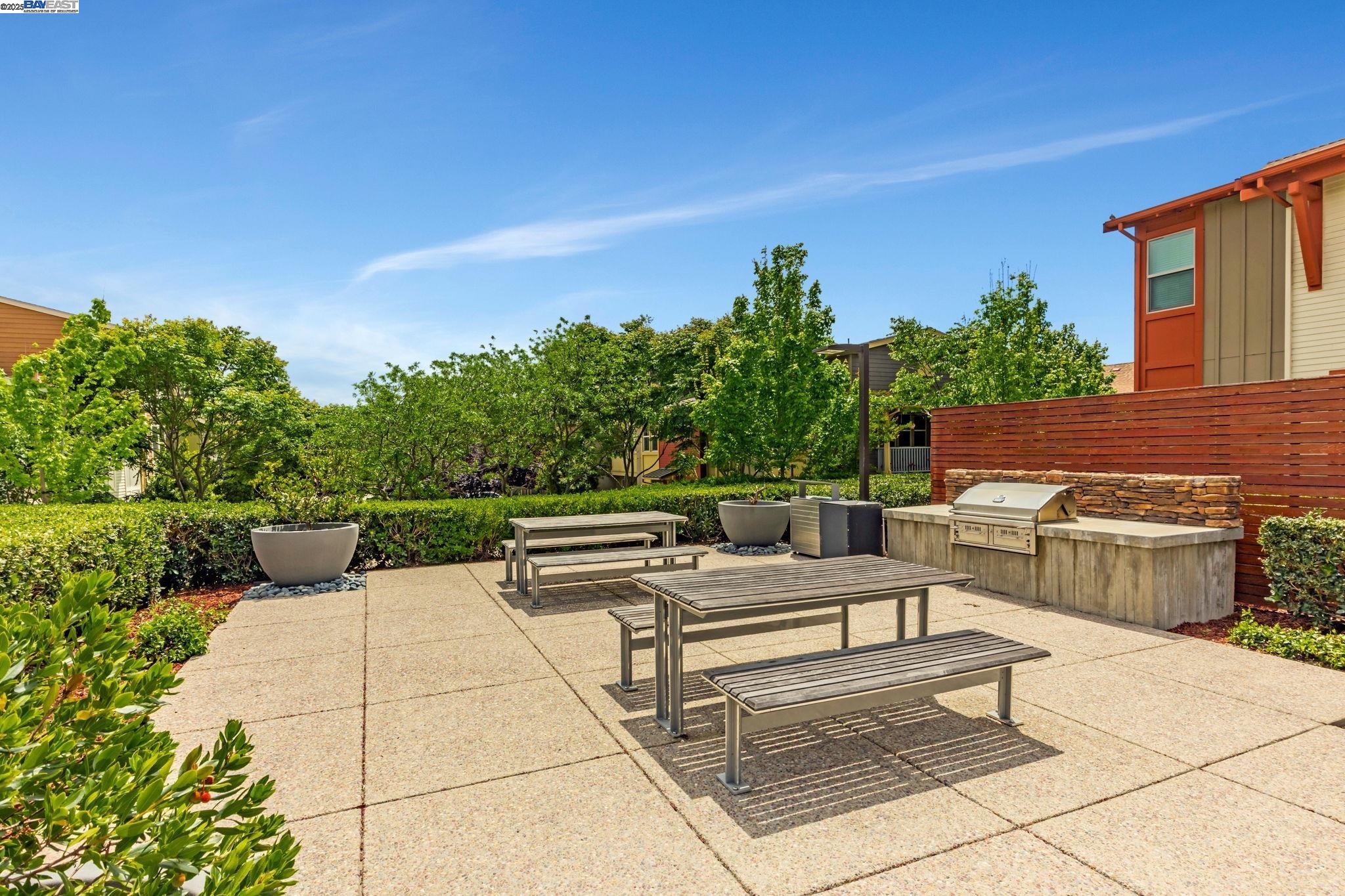 665 Sandalwood Dr # 4