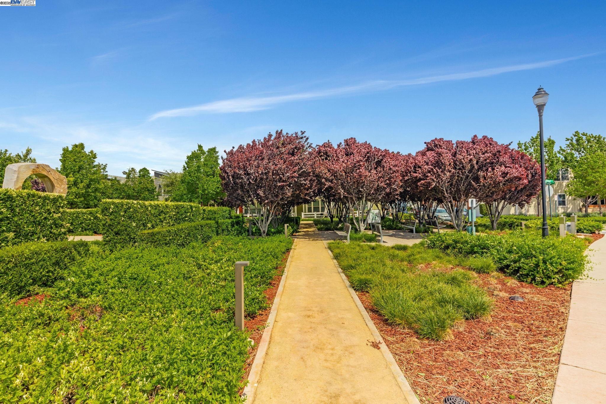 665 Sandalwood Dr # 4