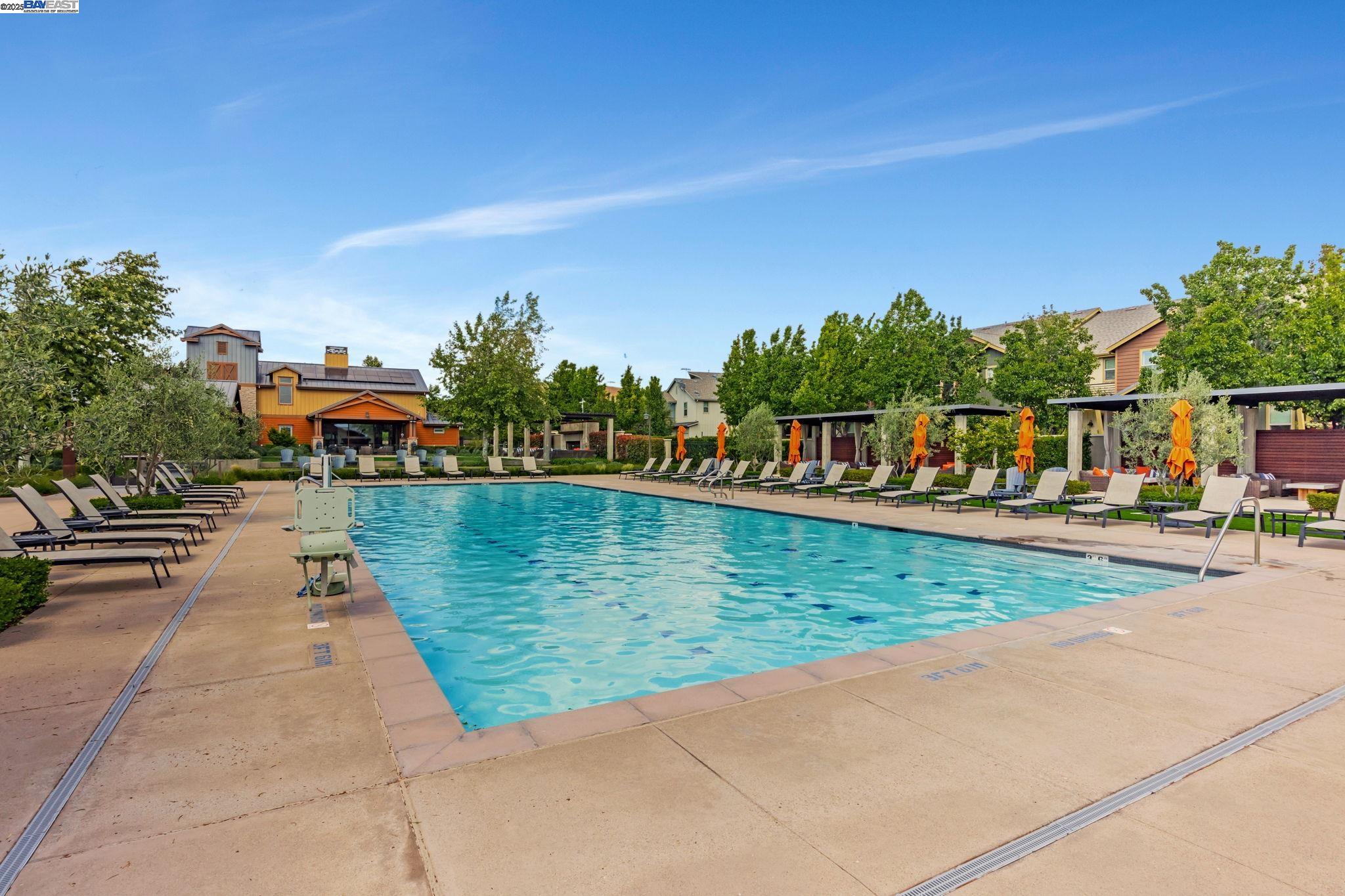 665 Sandalwood Dr # 4