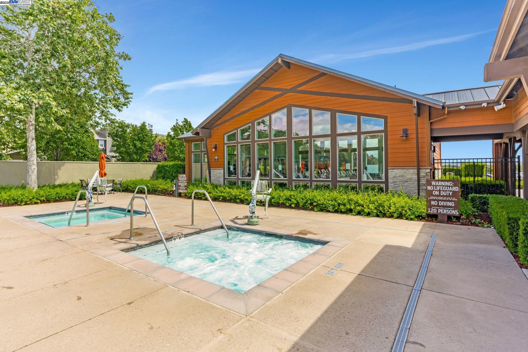 665 Sandalwood Dr # 4