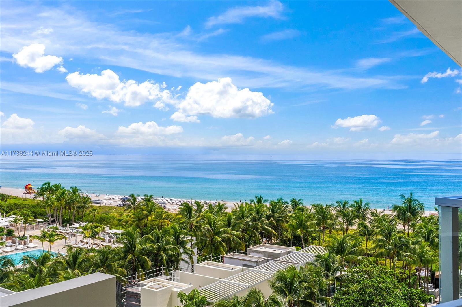 2201 Collins Ave # 811