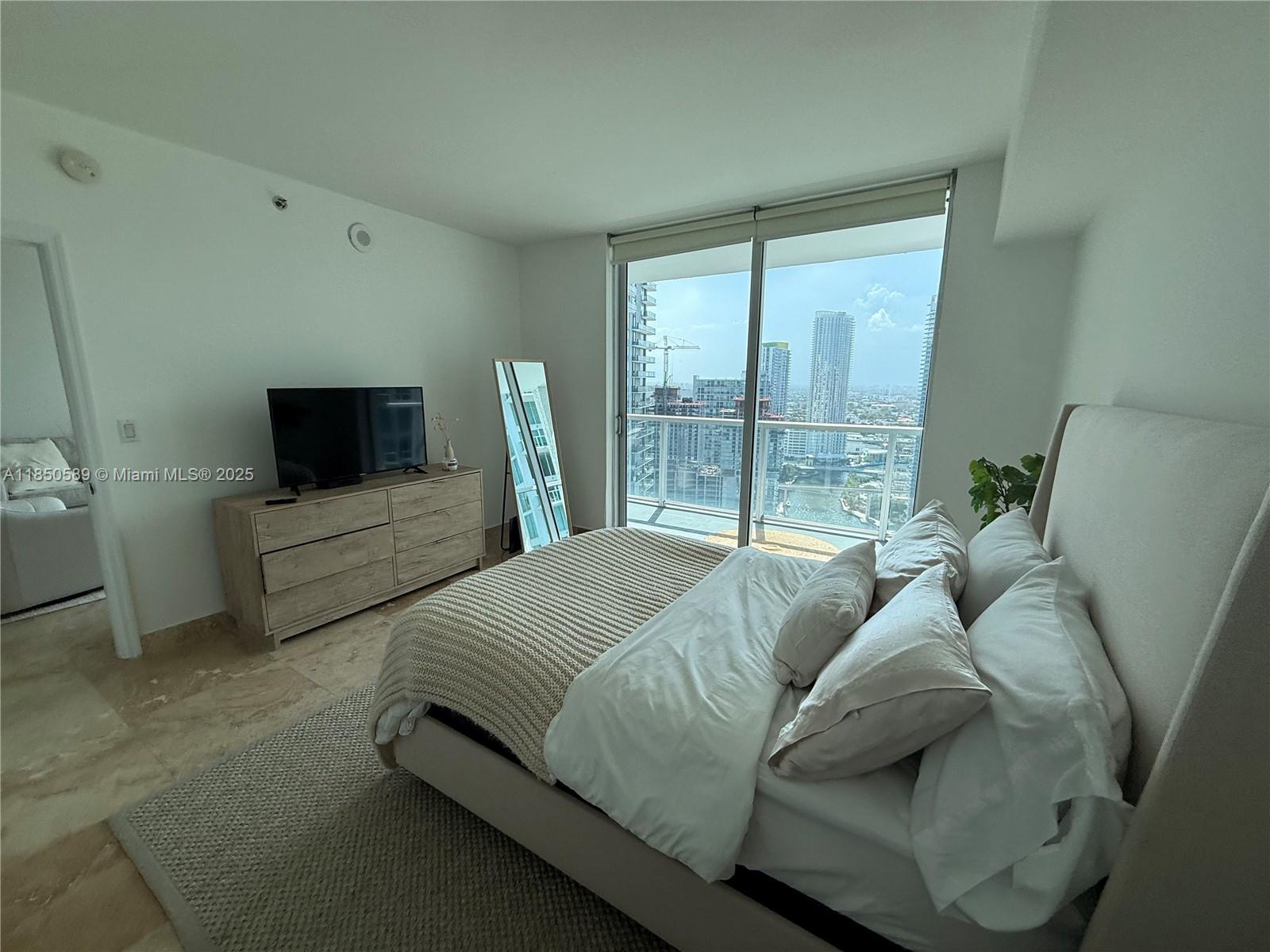 55 SE 6th St # 3600