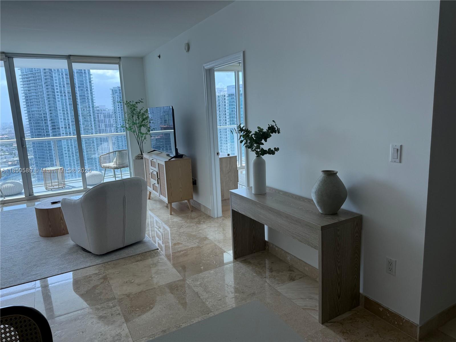 55 SE 6th St # 3600