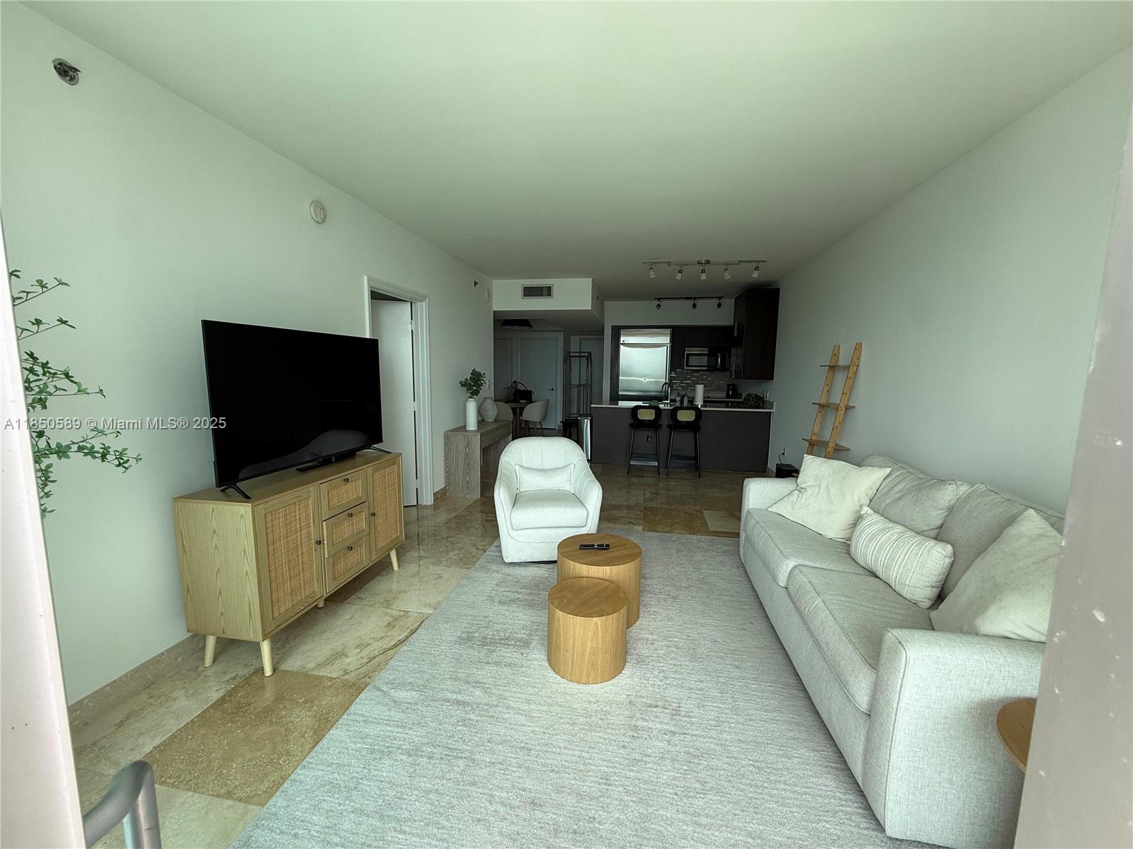 55 SE 6th St # 3600