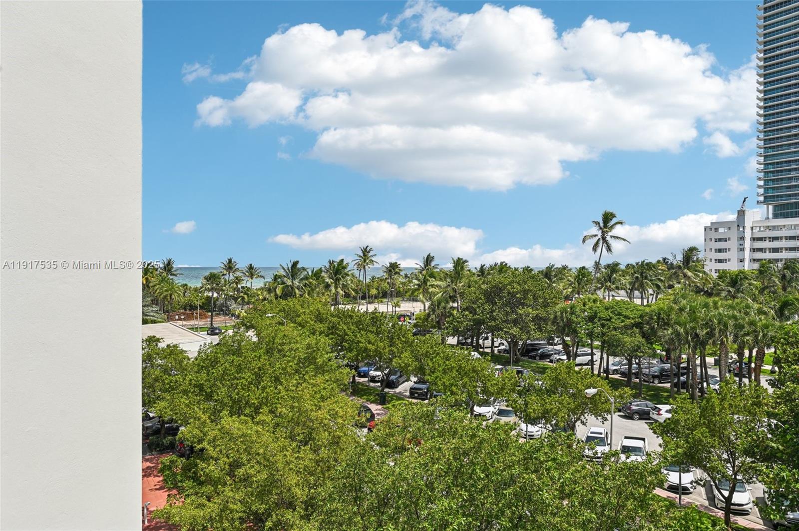 2201 Collins Ave # 401