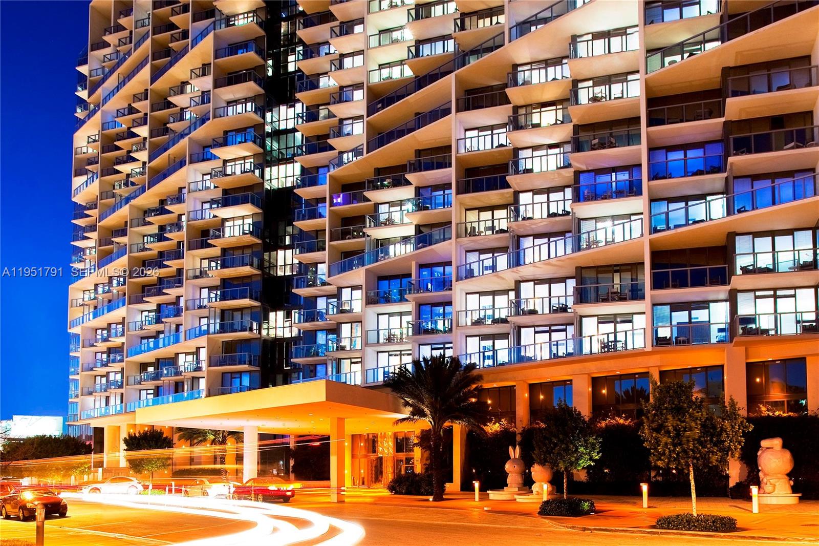 2201 Collins Ave # 1511