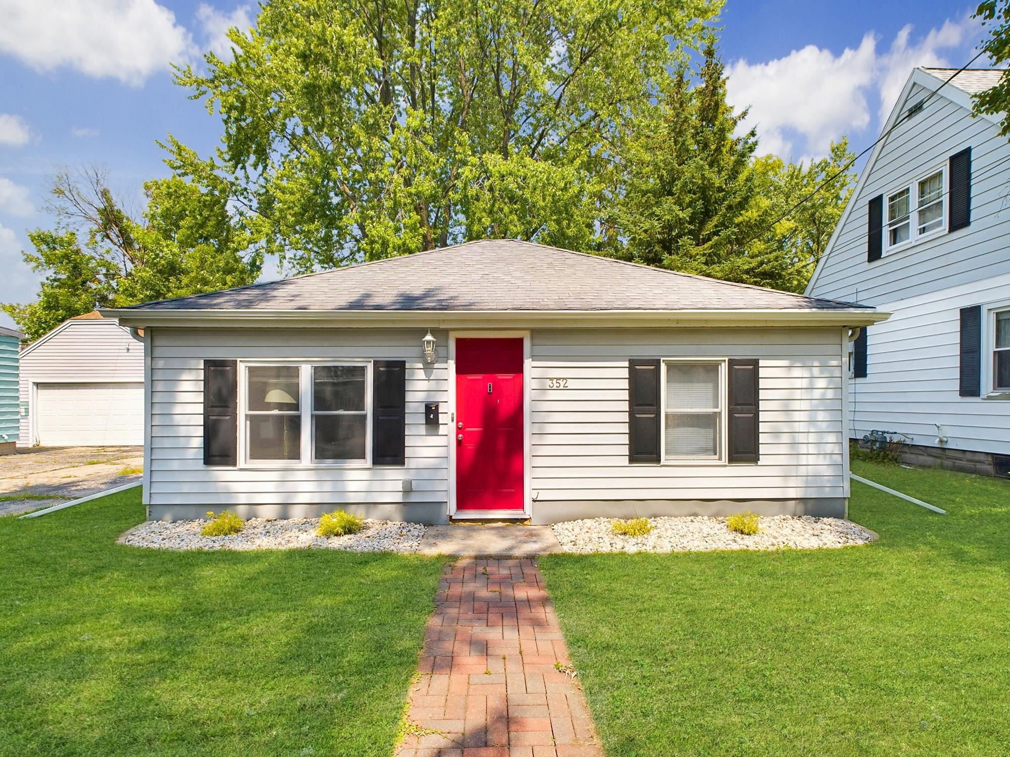352 LISBON Avenue