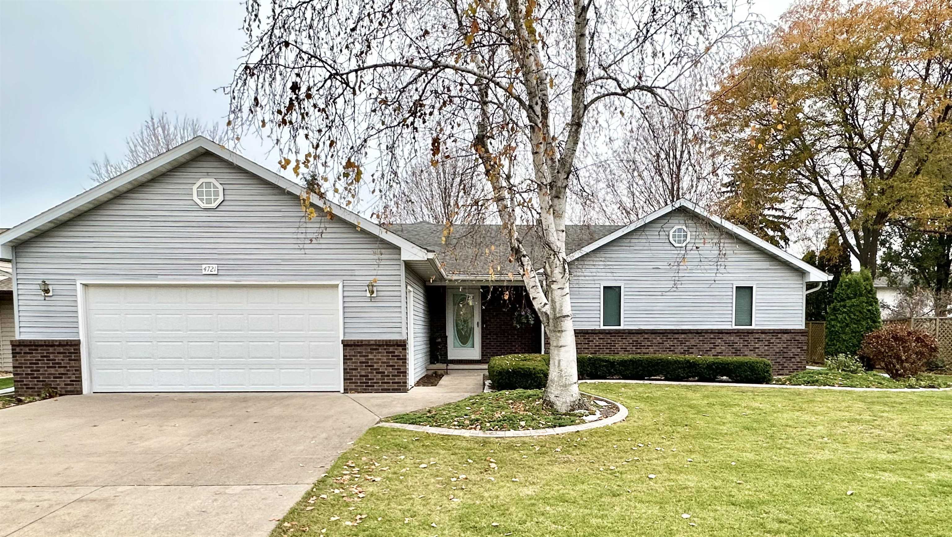 4721 W PERIWINKLE Court