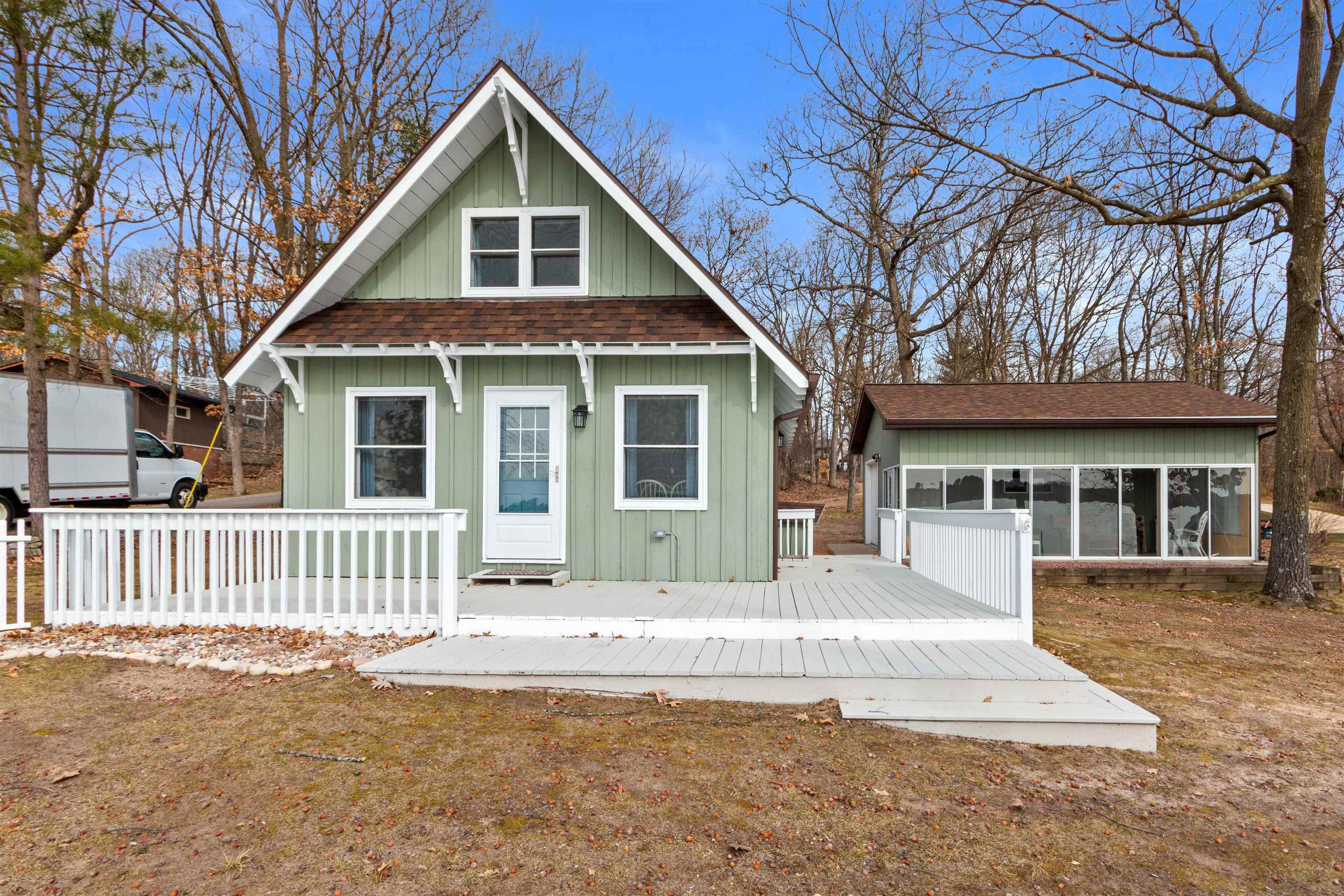 W7041 OAKWOOD Drive