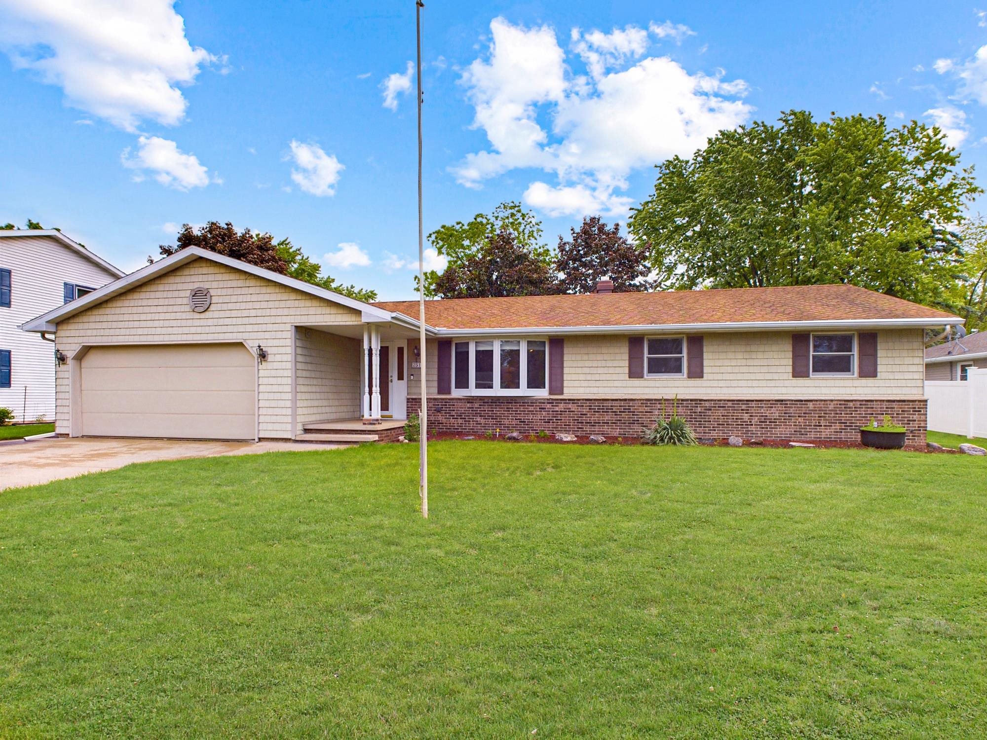 2512 N CHESTWOOD Court
