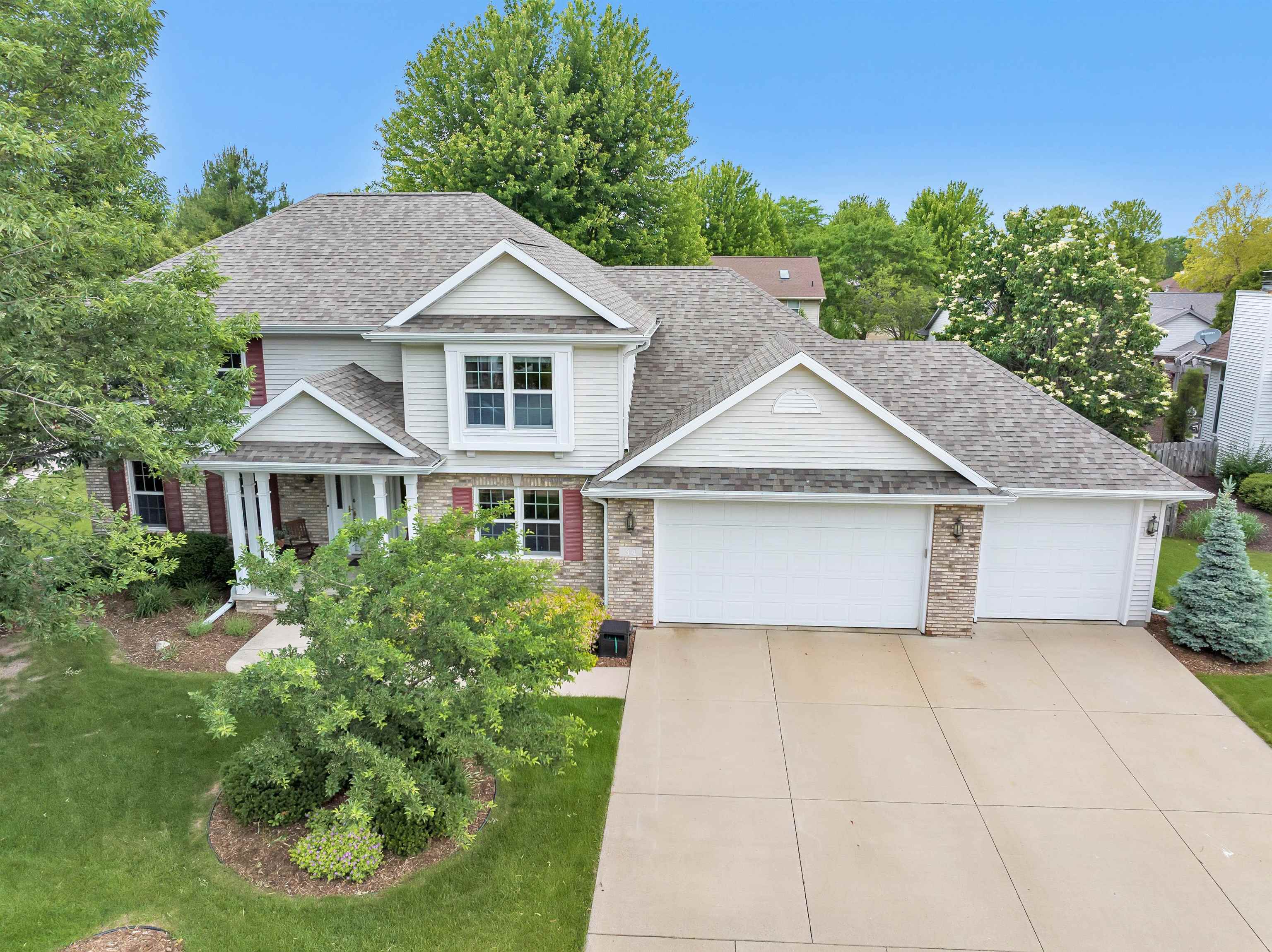 34 BRENTWOOD Lane