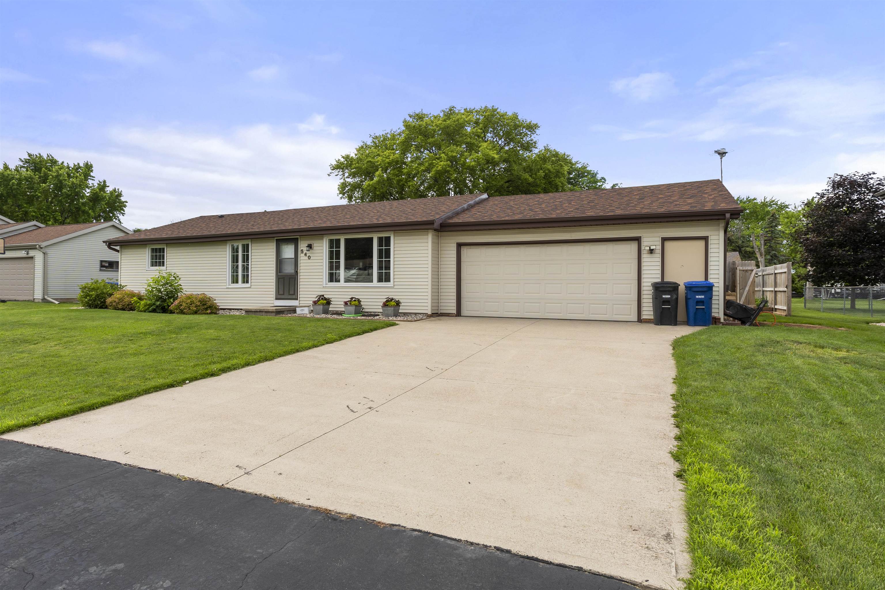 540 SILVERWOOD Lane