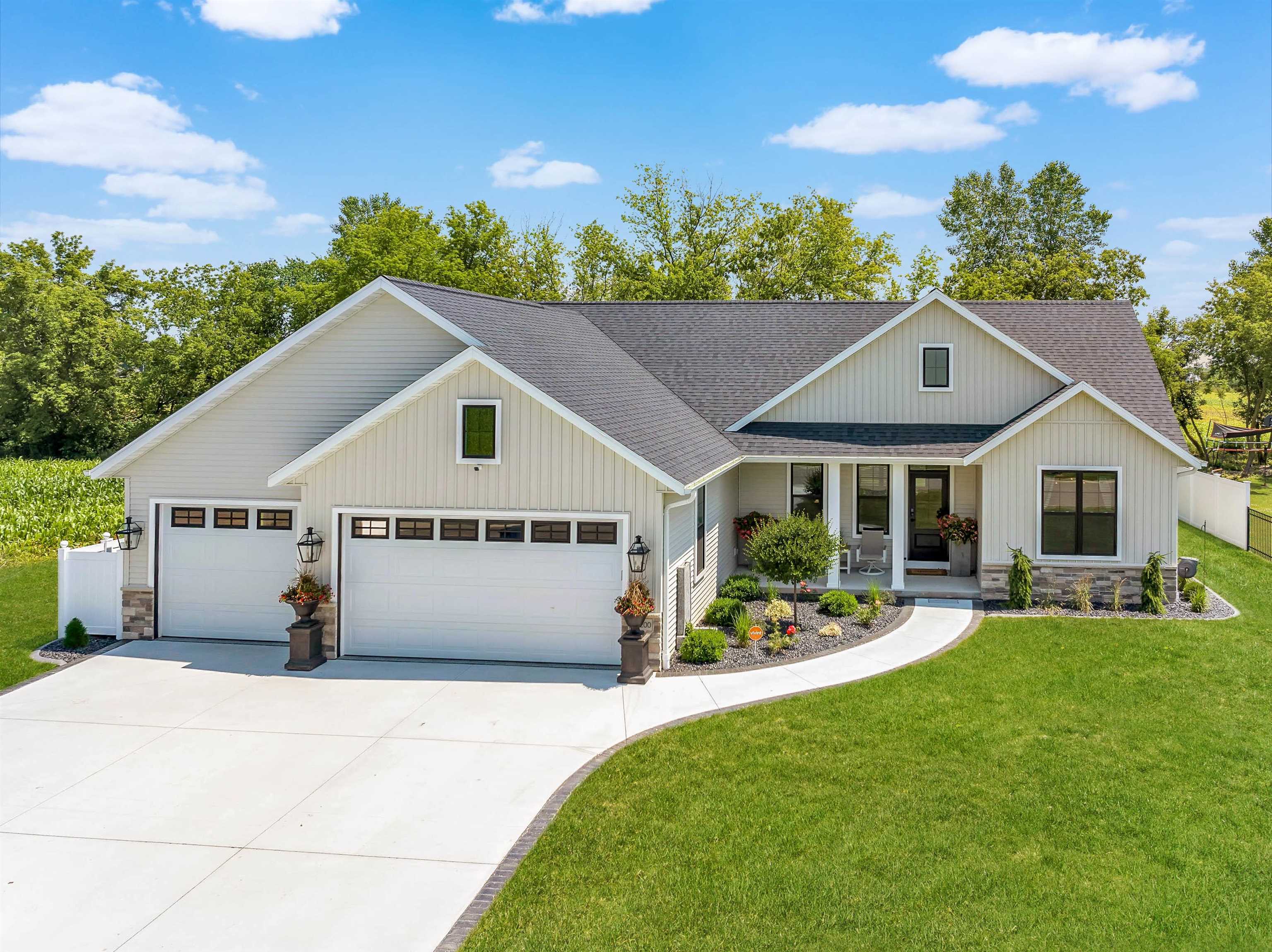 N1200 FORSYTH Parkway