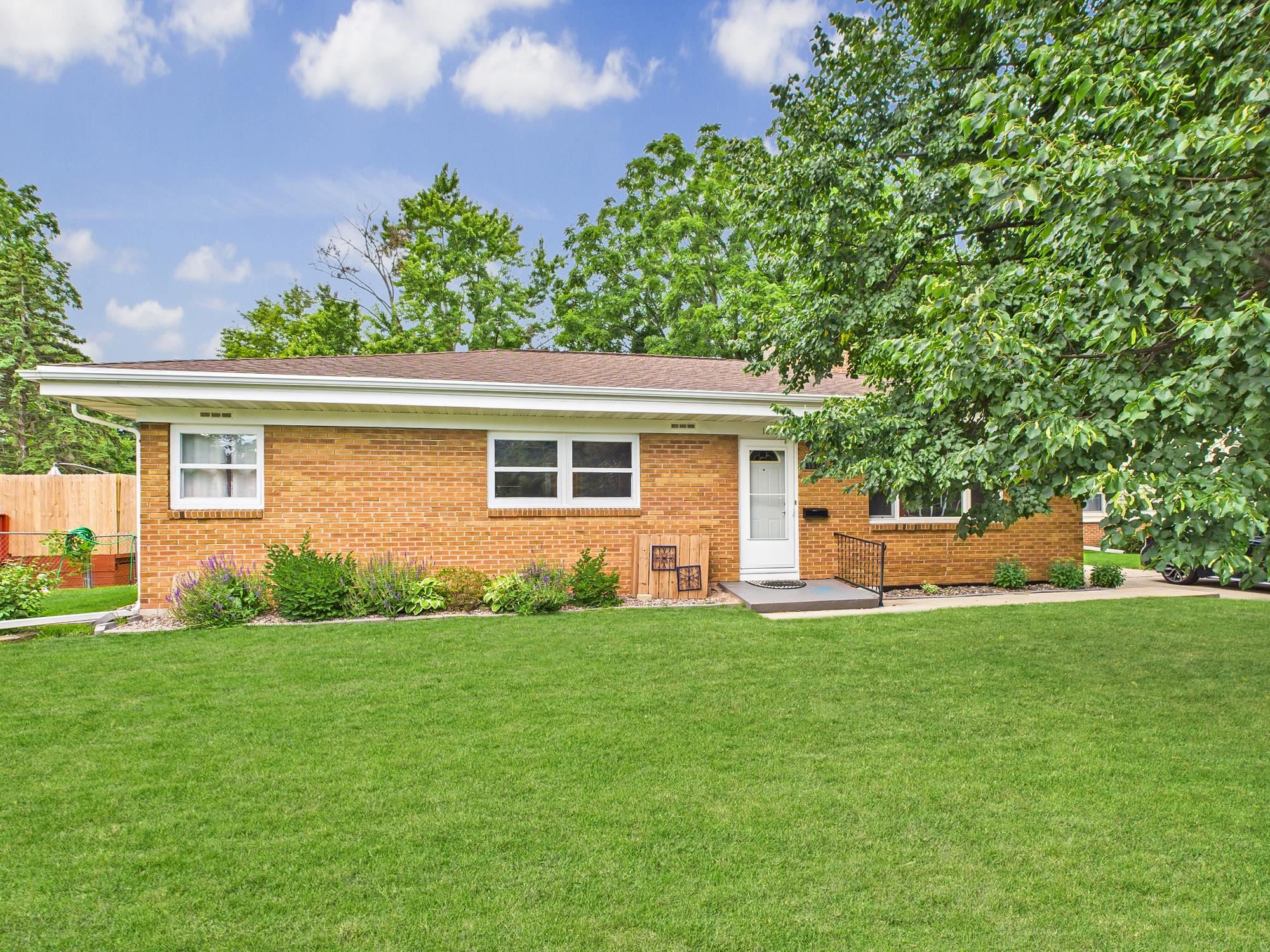 1613 CLARKS Court