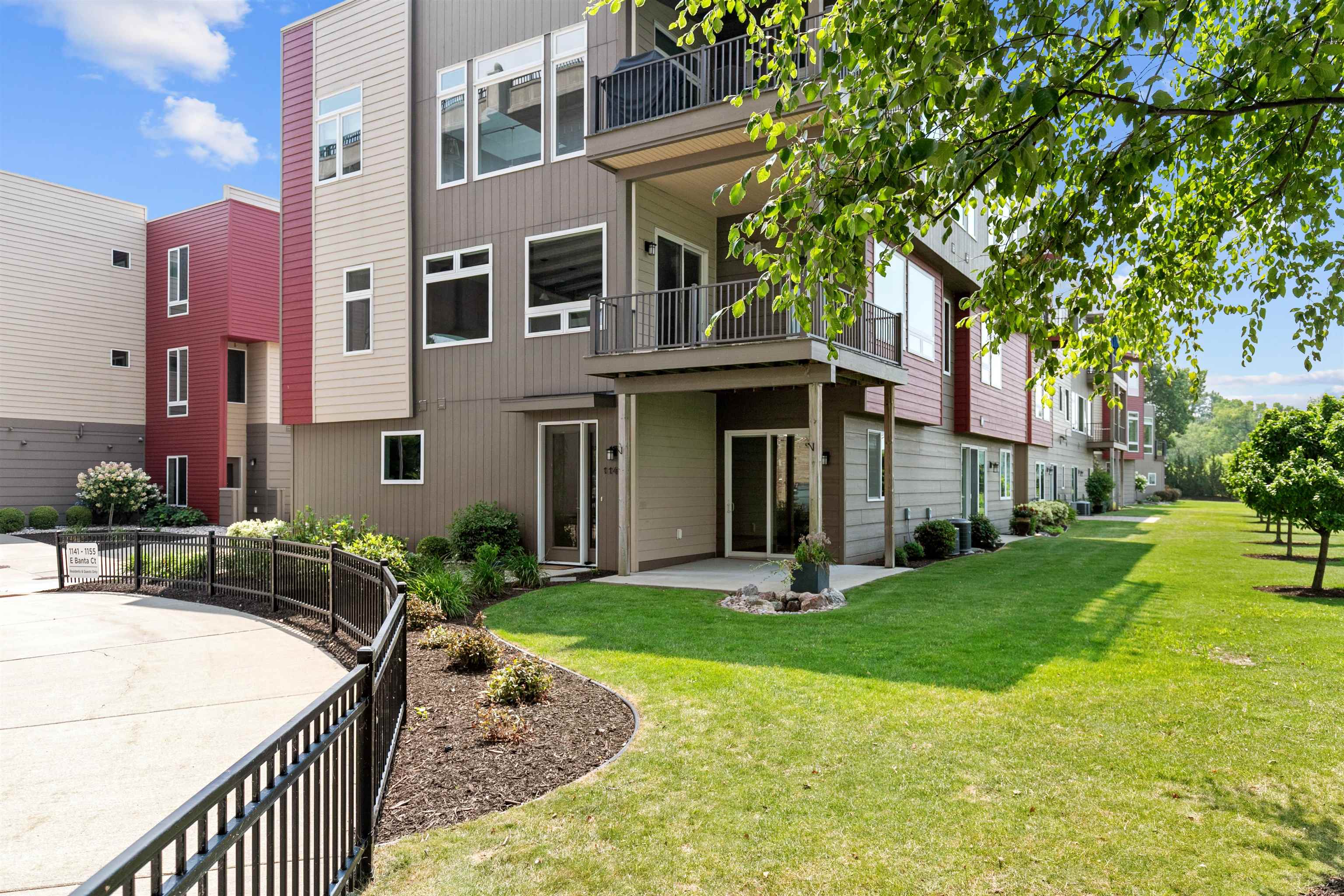 1141 E BANTA Court
