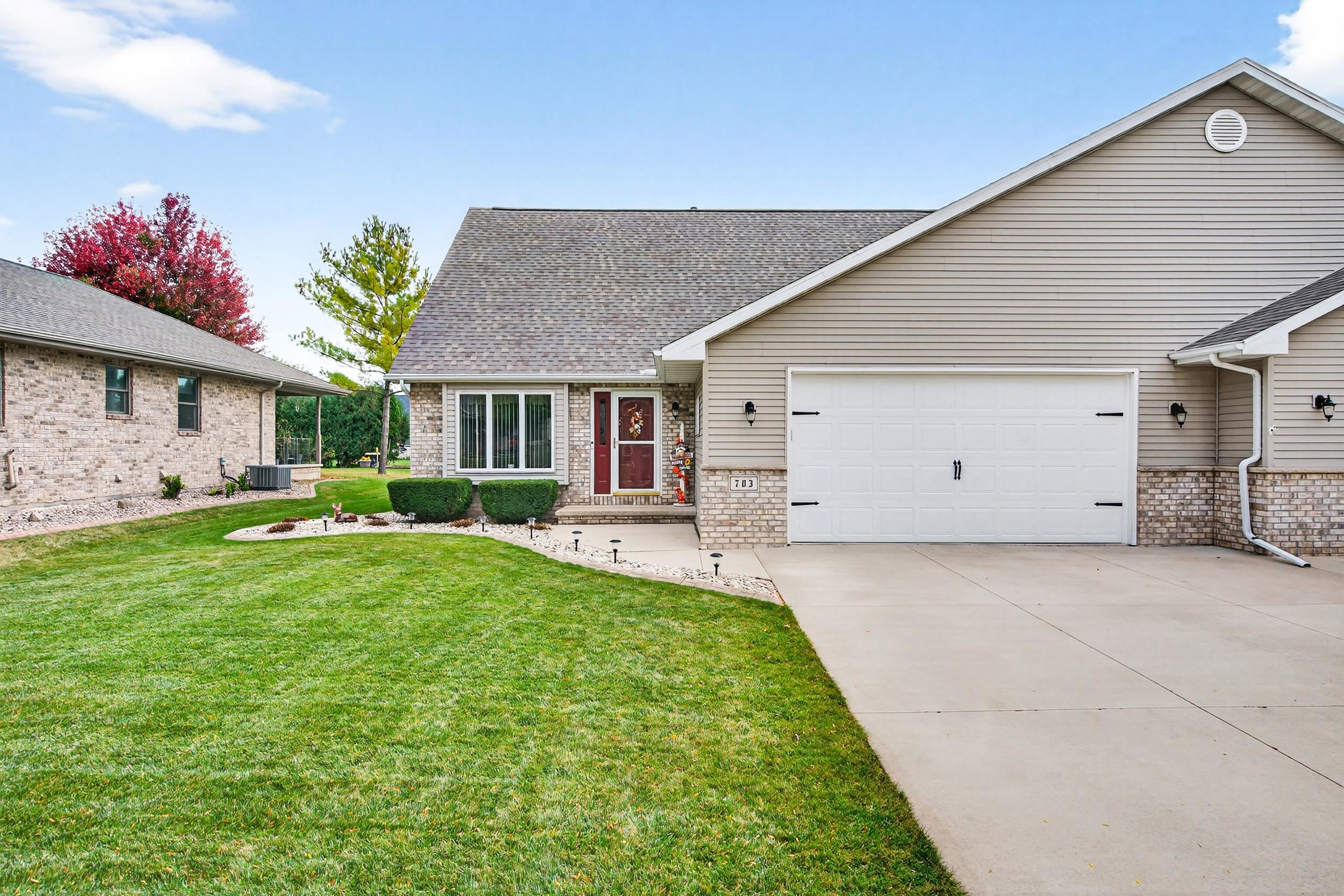 703 HIGHVIEW Lane