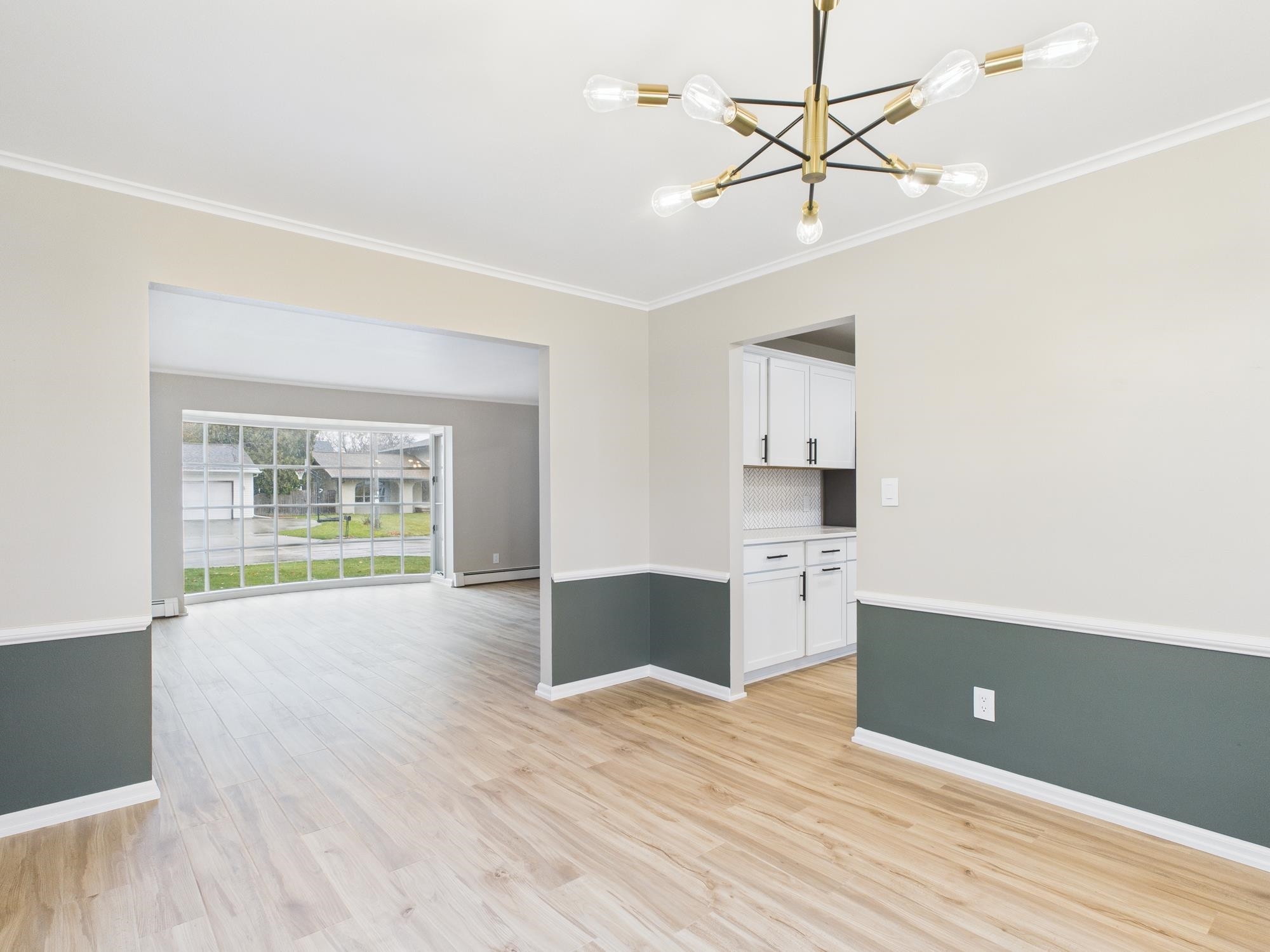 1316 MONTCLAIRE Court