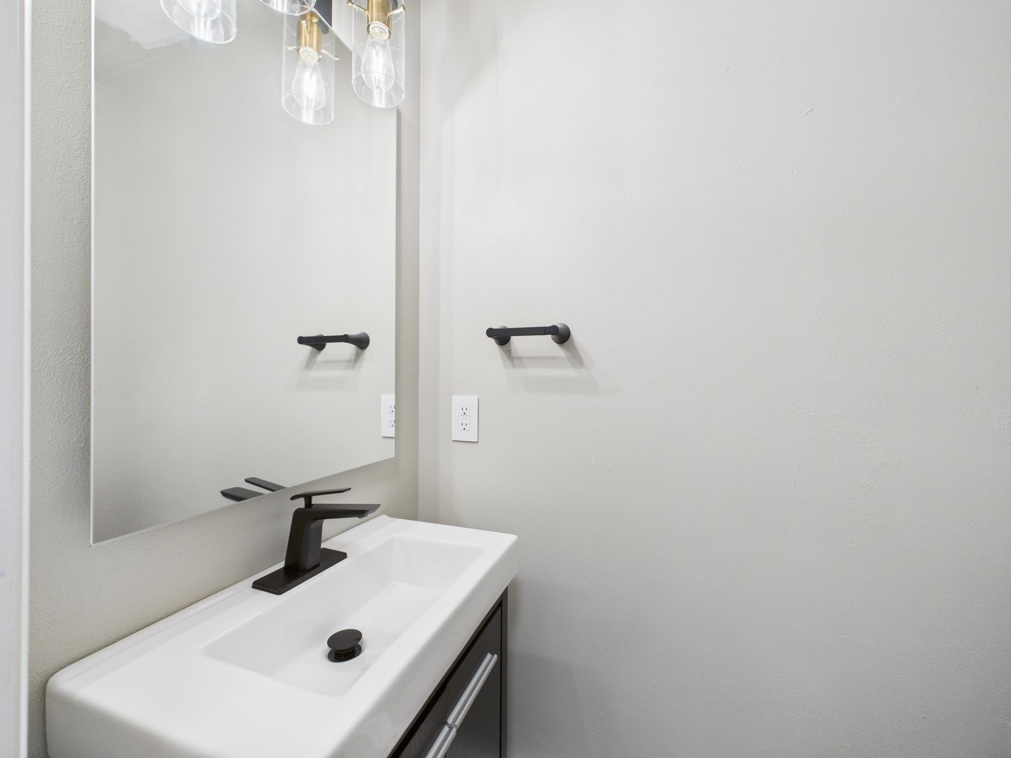 1316 MONTCLAIRE Court