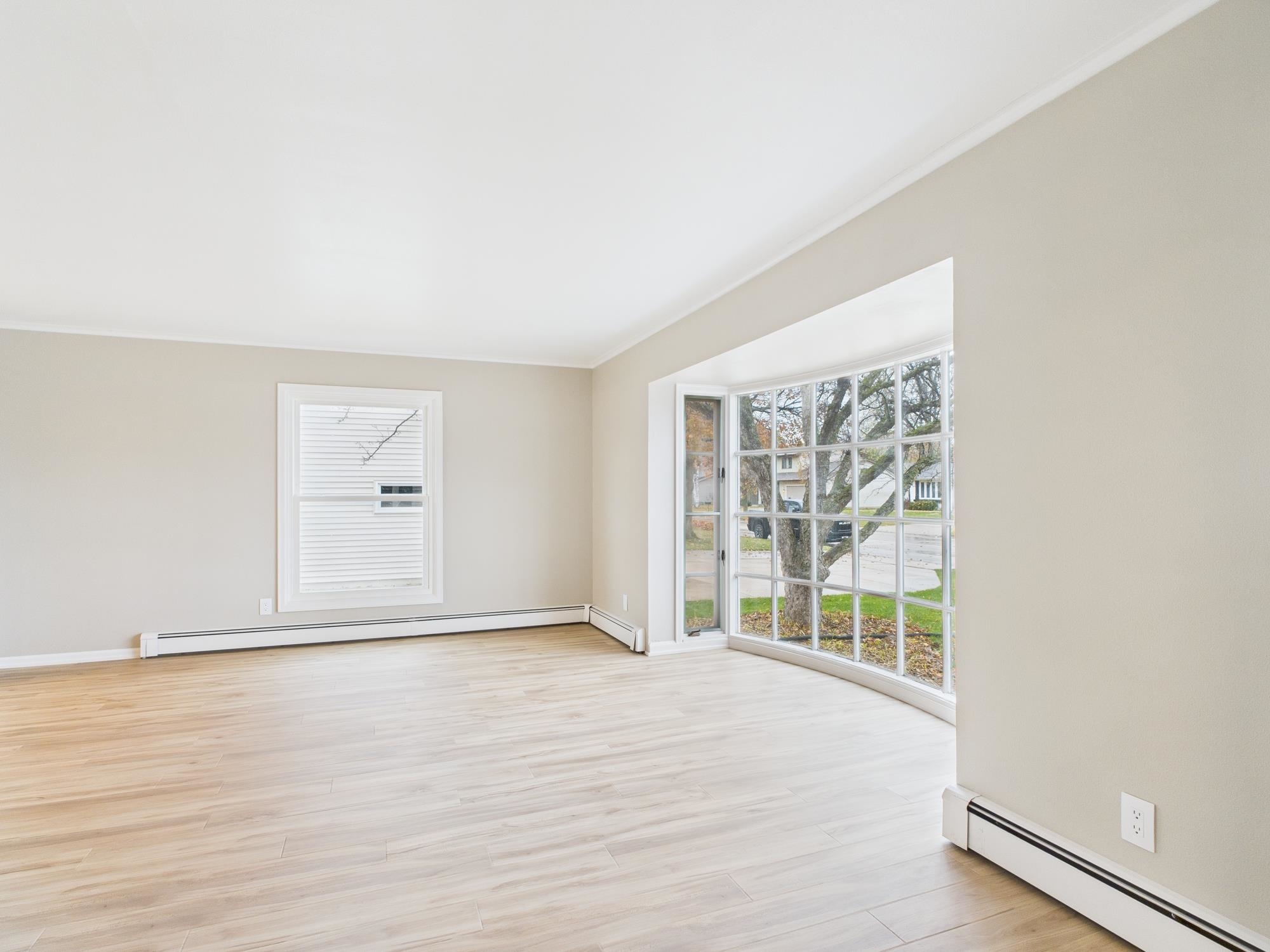 1316 MONTCLAIRE Court