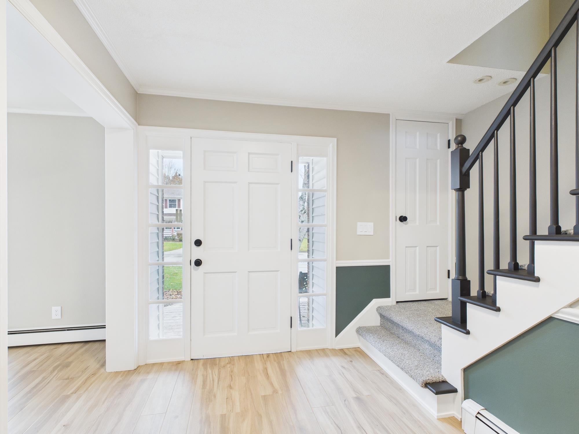 1316 MONTCLAIRE Court