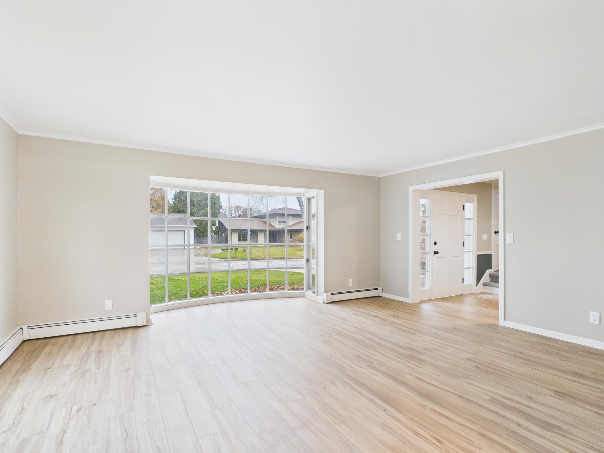 1316 MONTCLAIRE Court