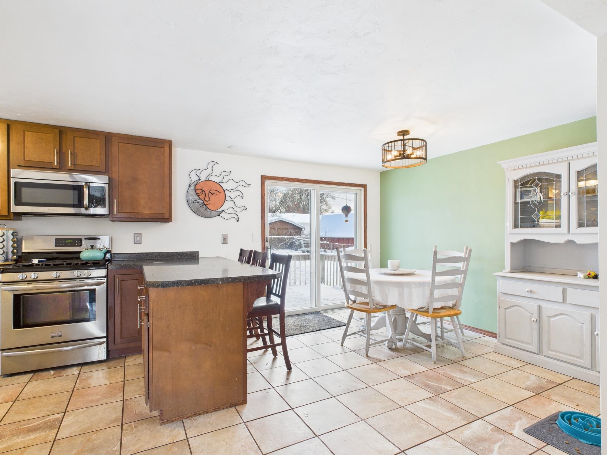 1205 S TAYLOR Street