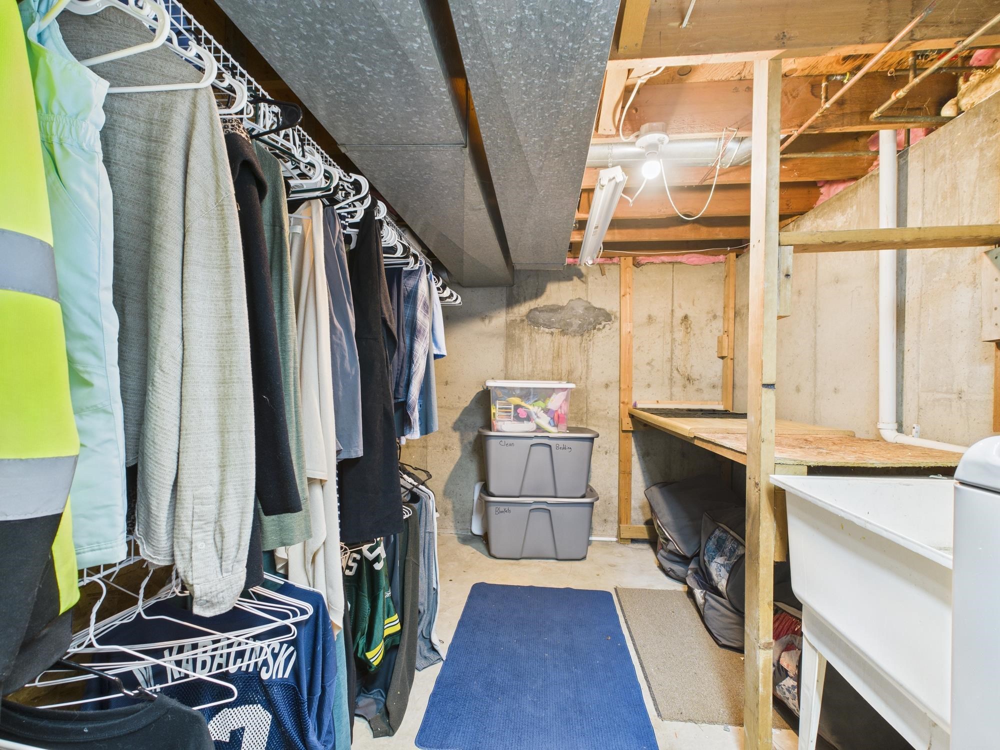 1205 S TAYLOR Street