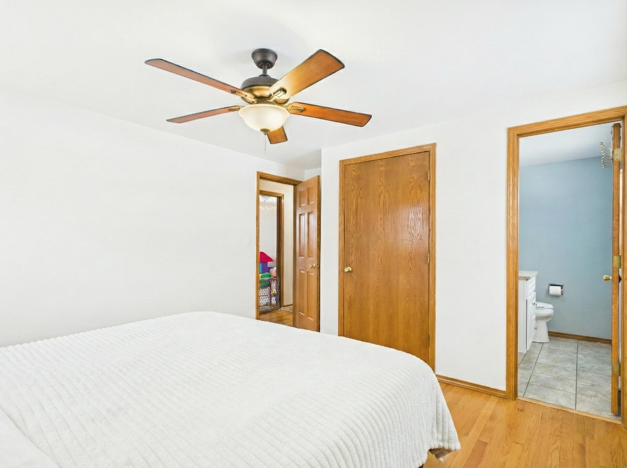 1205 S TAYLOR Street