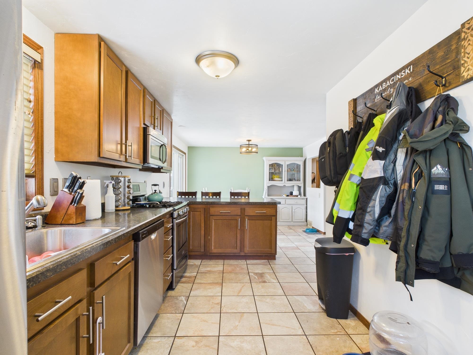 1205 S TAYLOR Street