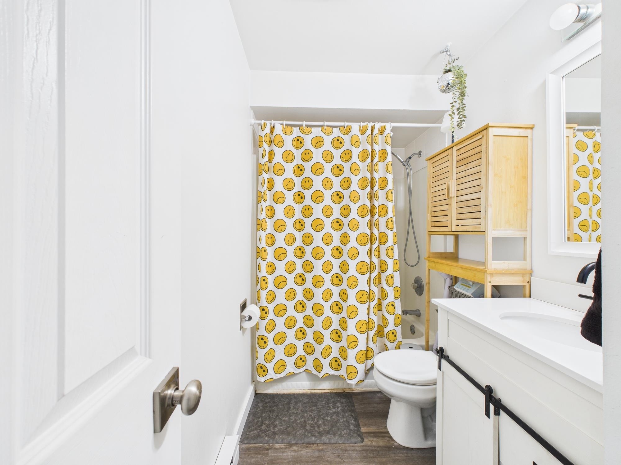 807 W GRUENWALD Avenue