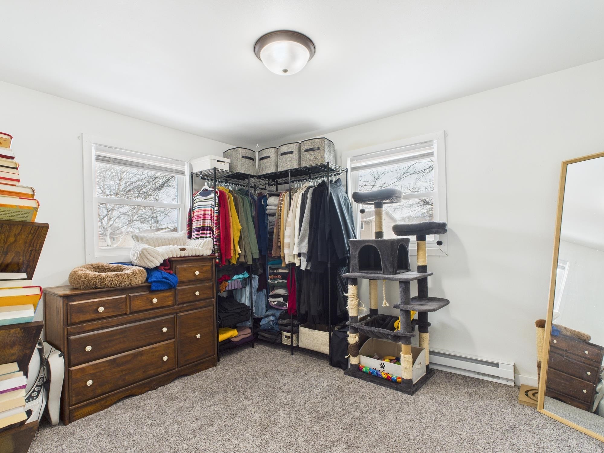 807 W GRUENWALD Avenue