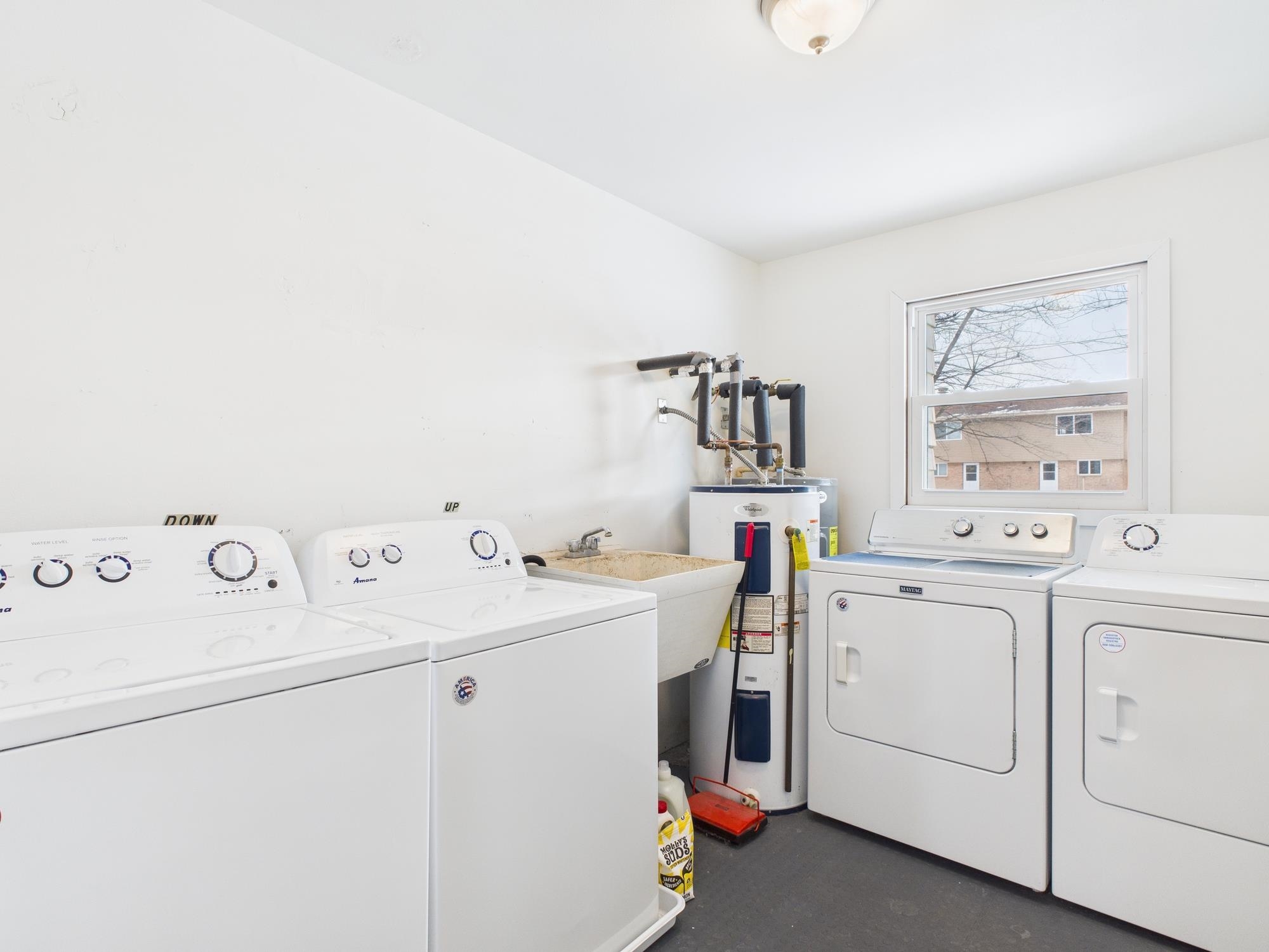 807 W GRUENWALD Avenue