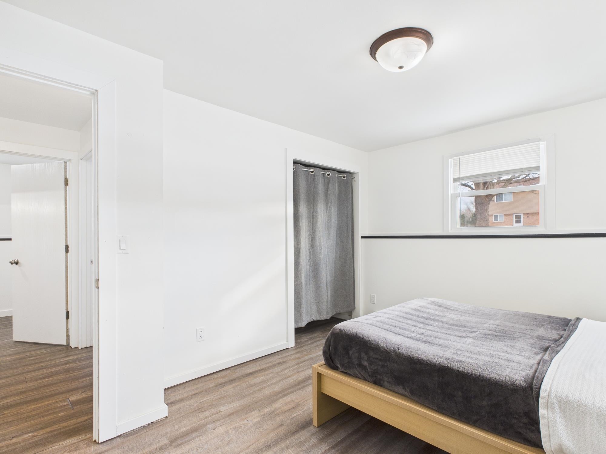 807 W GRUENWALD Avenue