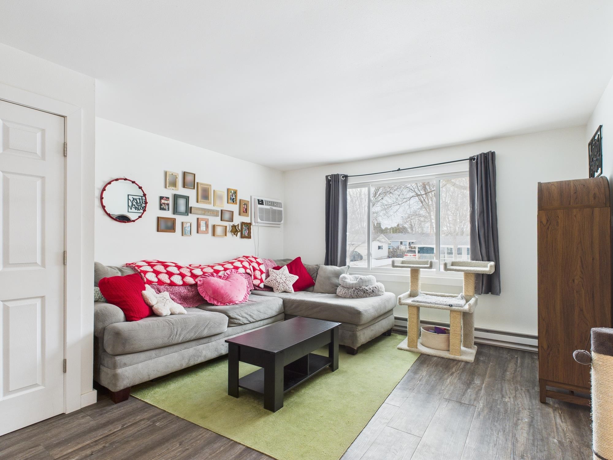 807 W GRUENWALD Avenue