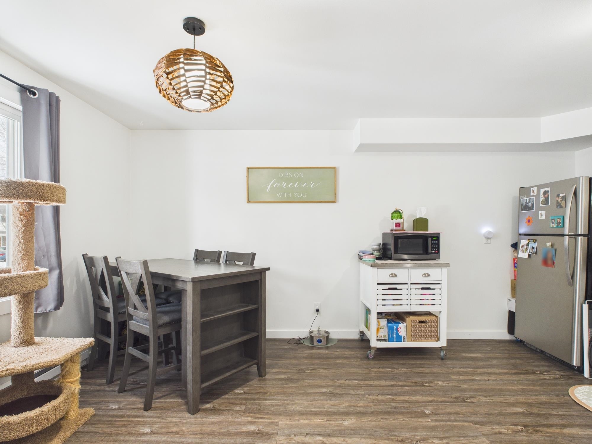 807 W GRUENWALD Avenue