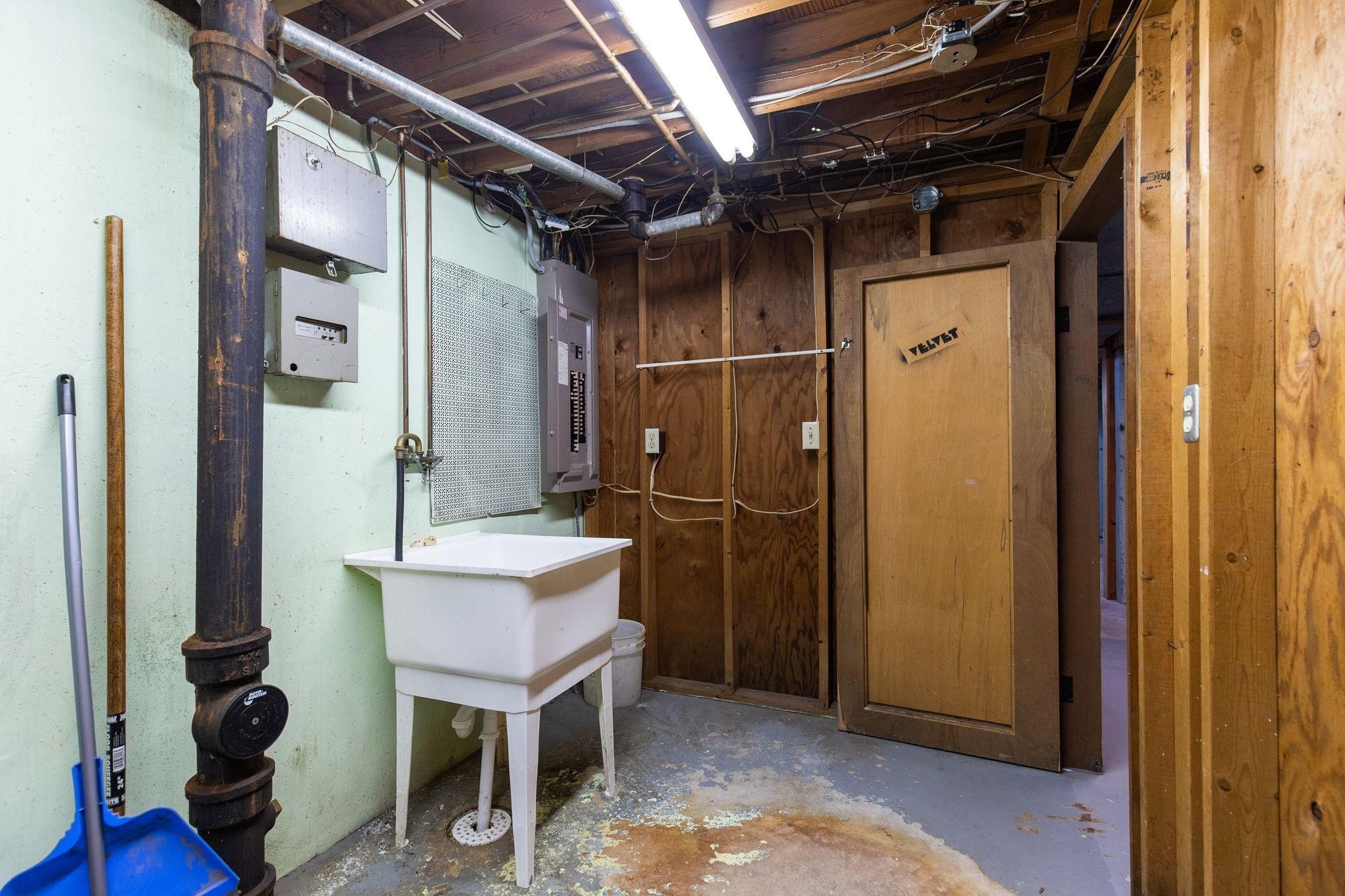 1913 N OUTAGAMIE Street