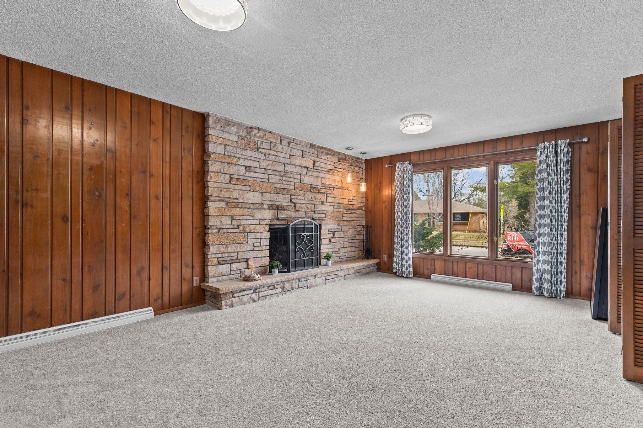 1913 N OUTAGAMIE Street