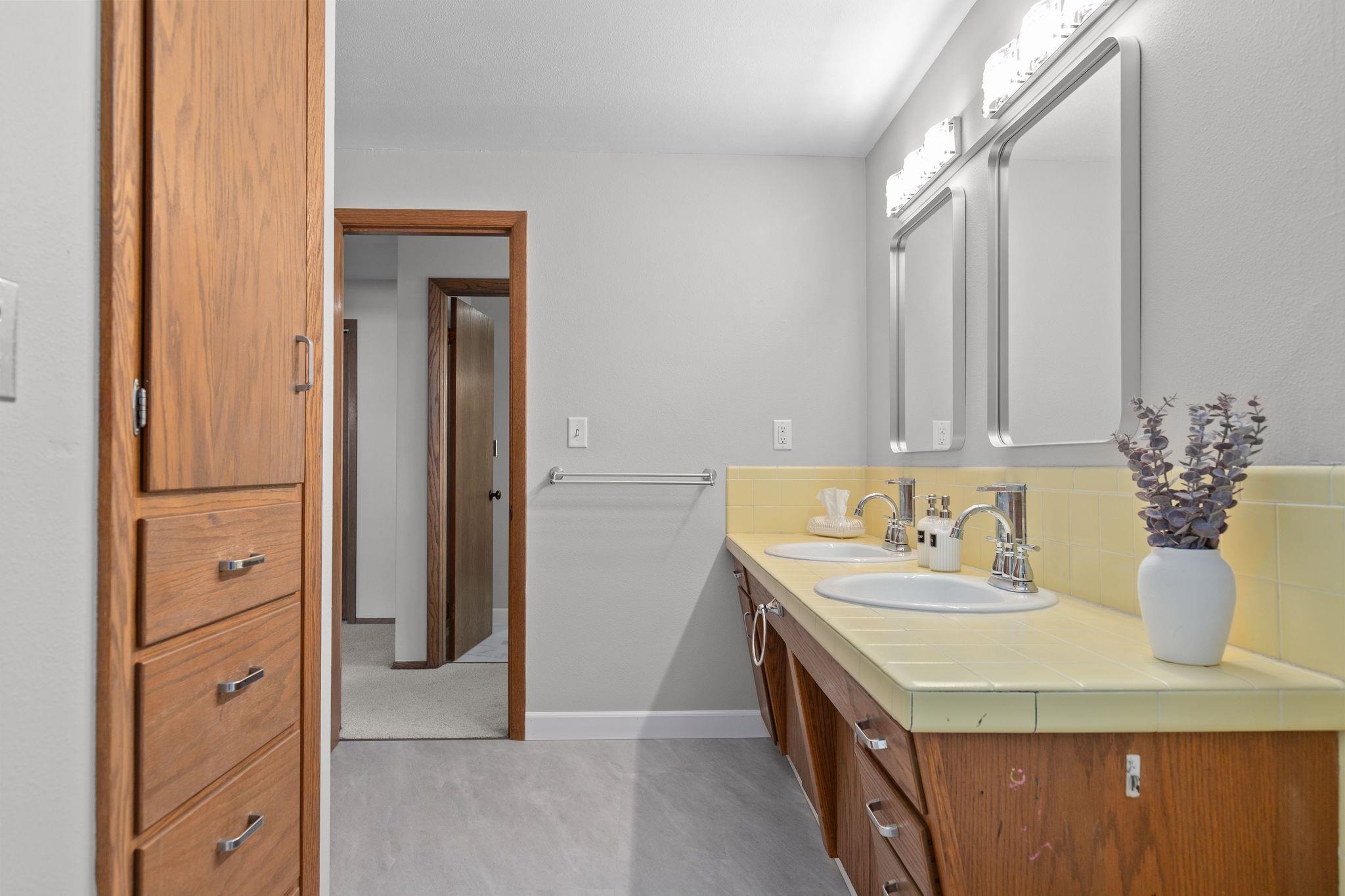 1913 N OUTAGAMIE Street