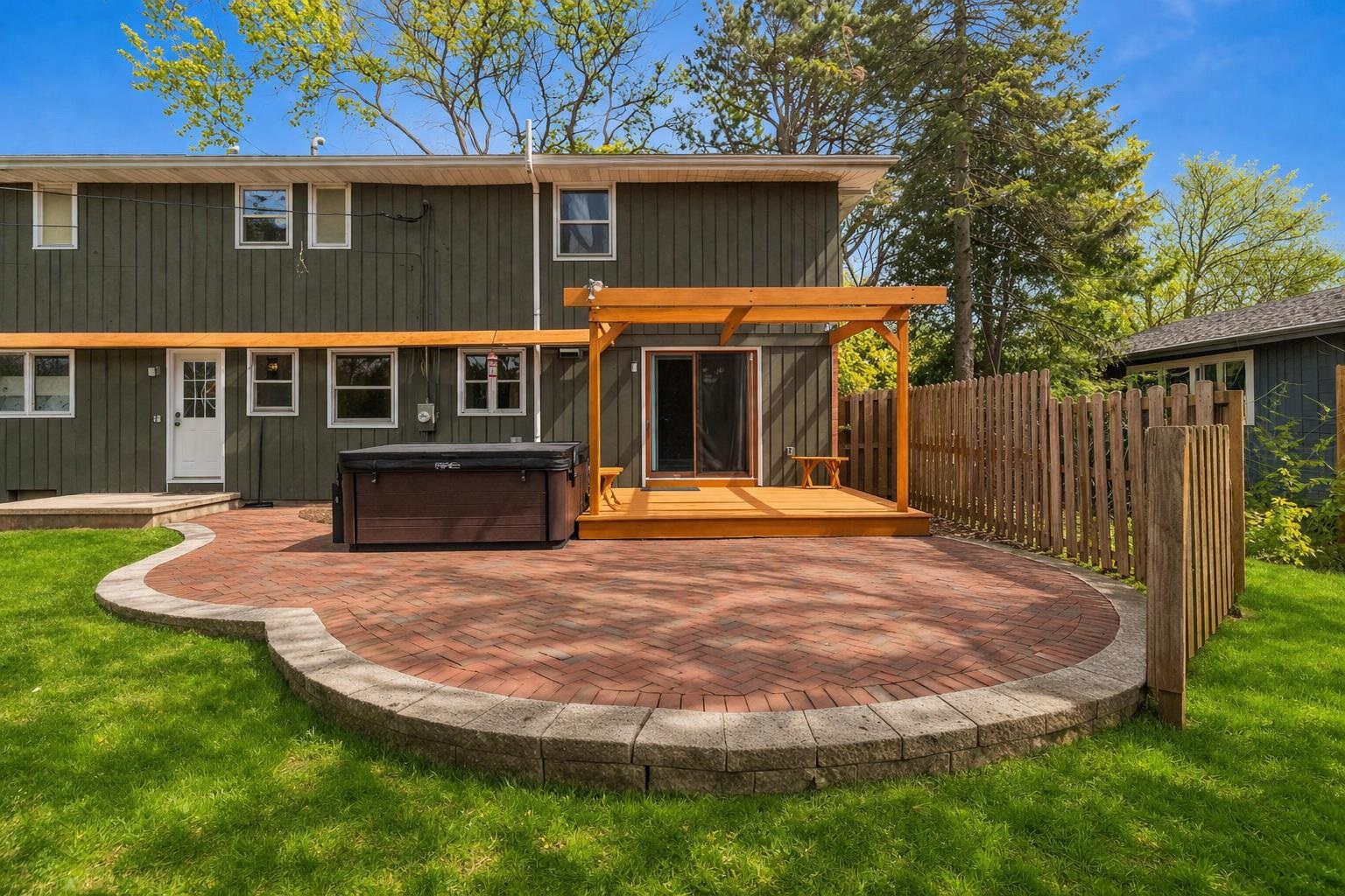 1913 N OUTAGAMIE Street