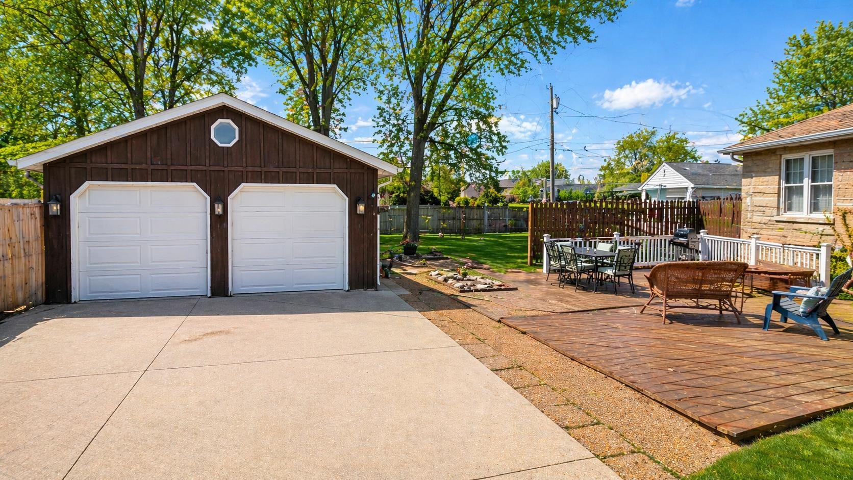 119 E TAFT Avenue