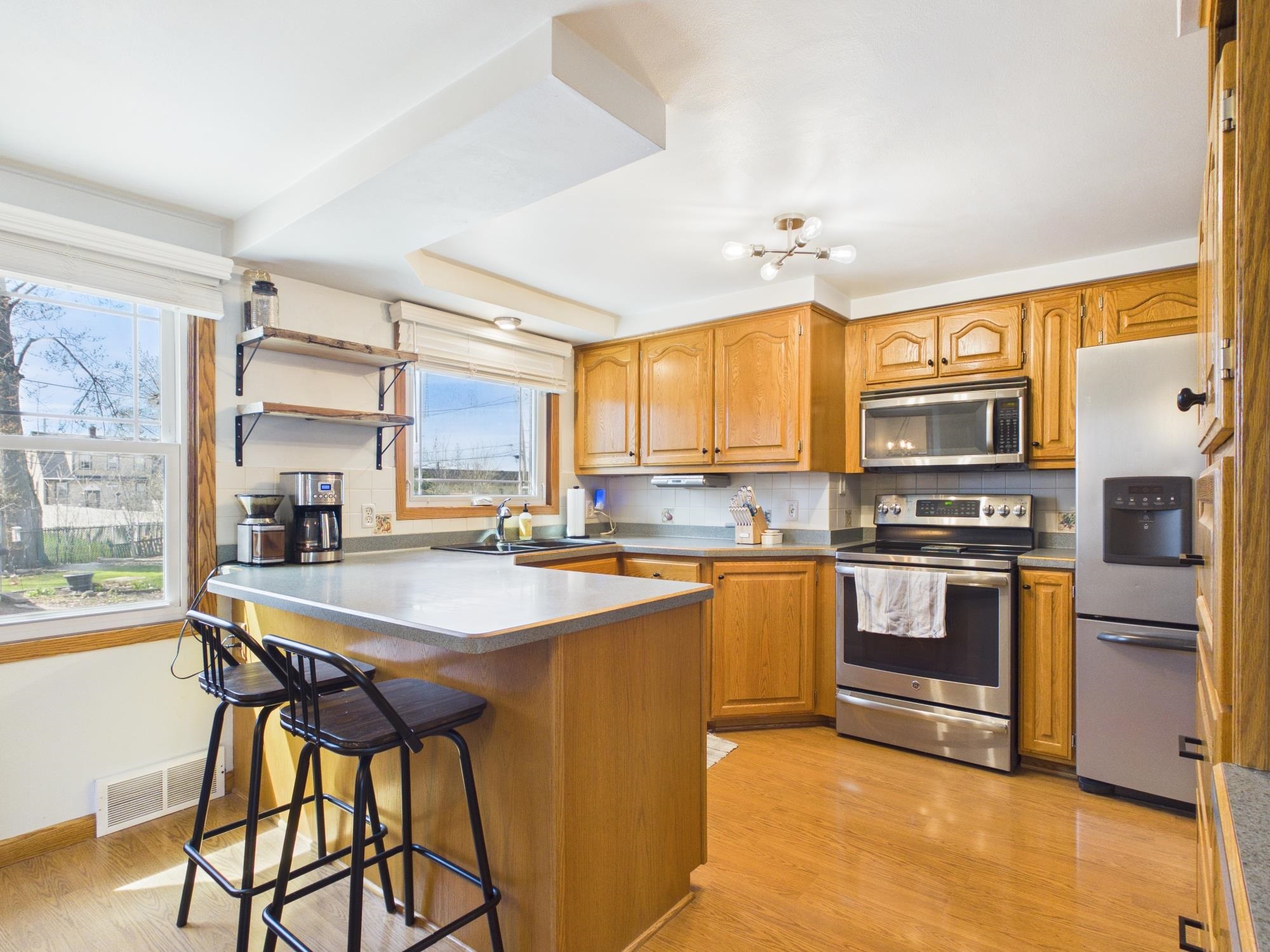 119 E TAFT Avenue
