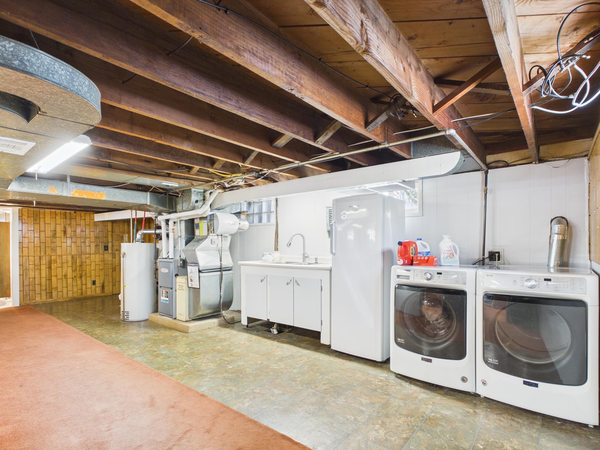 119 E TAFT Avenue