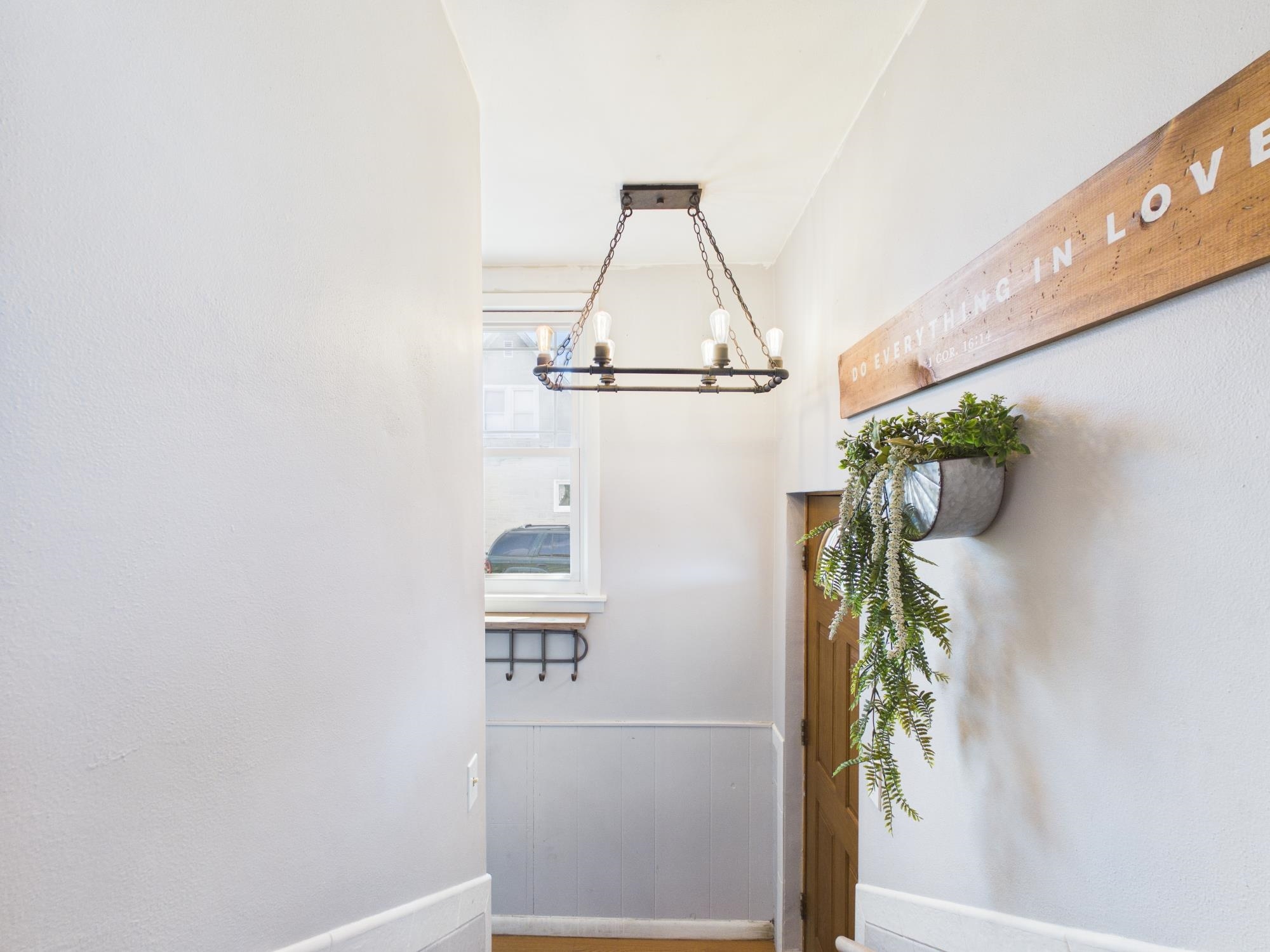 119 E TAFT Avenue