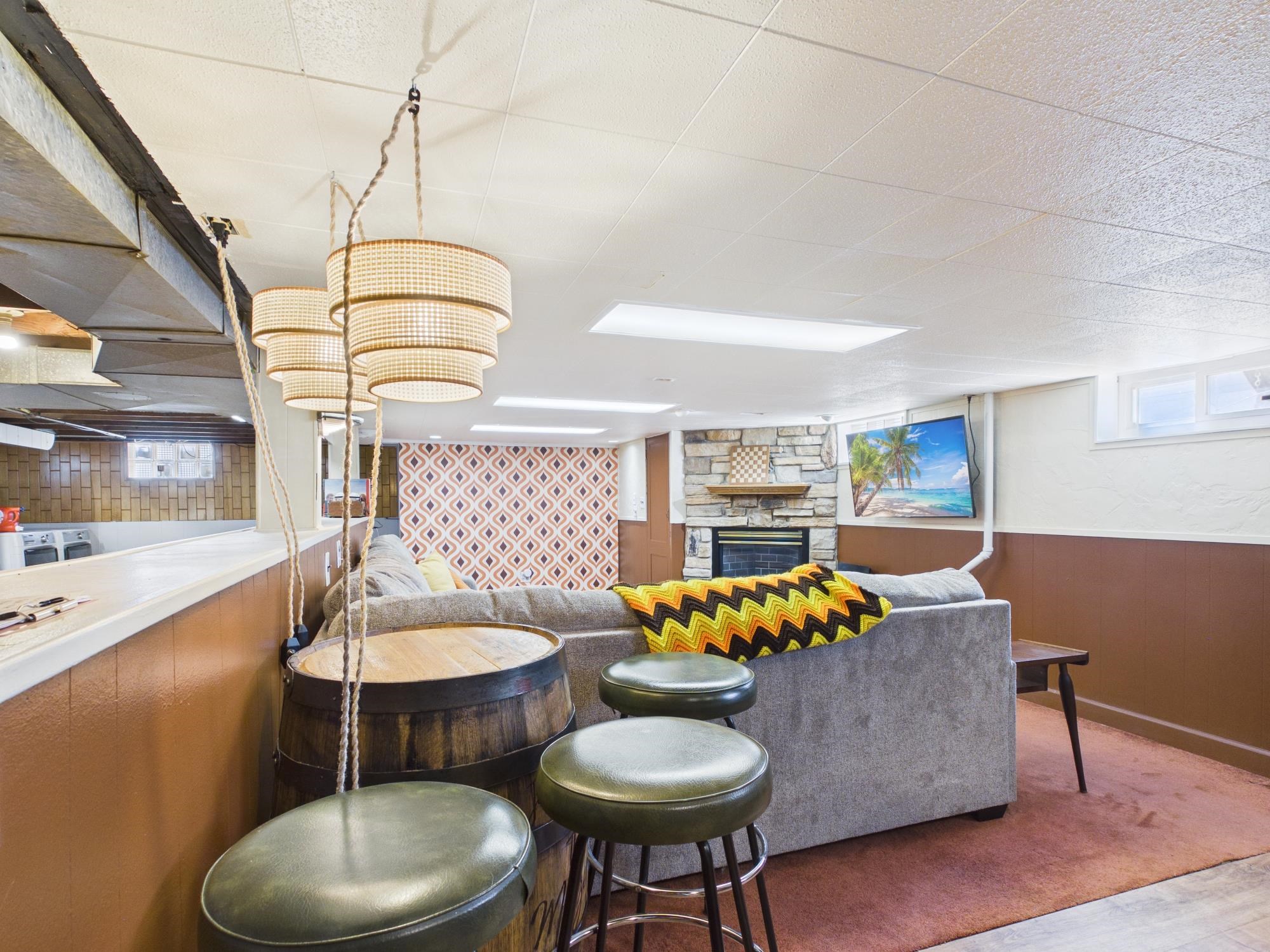 119 E TAFT Avenue