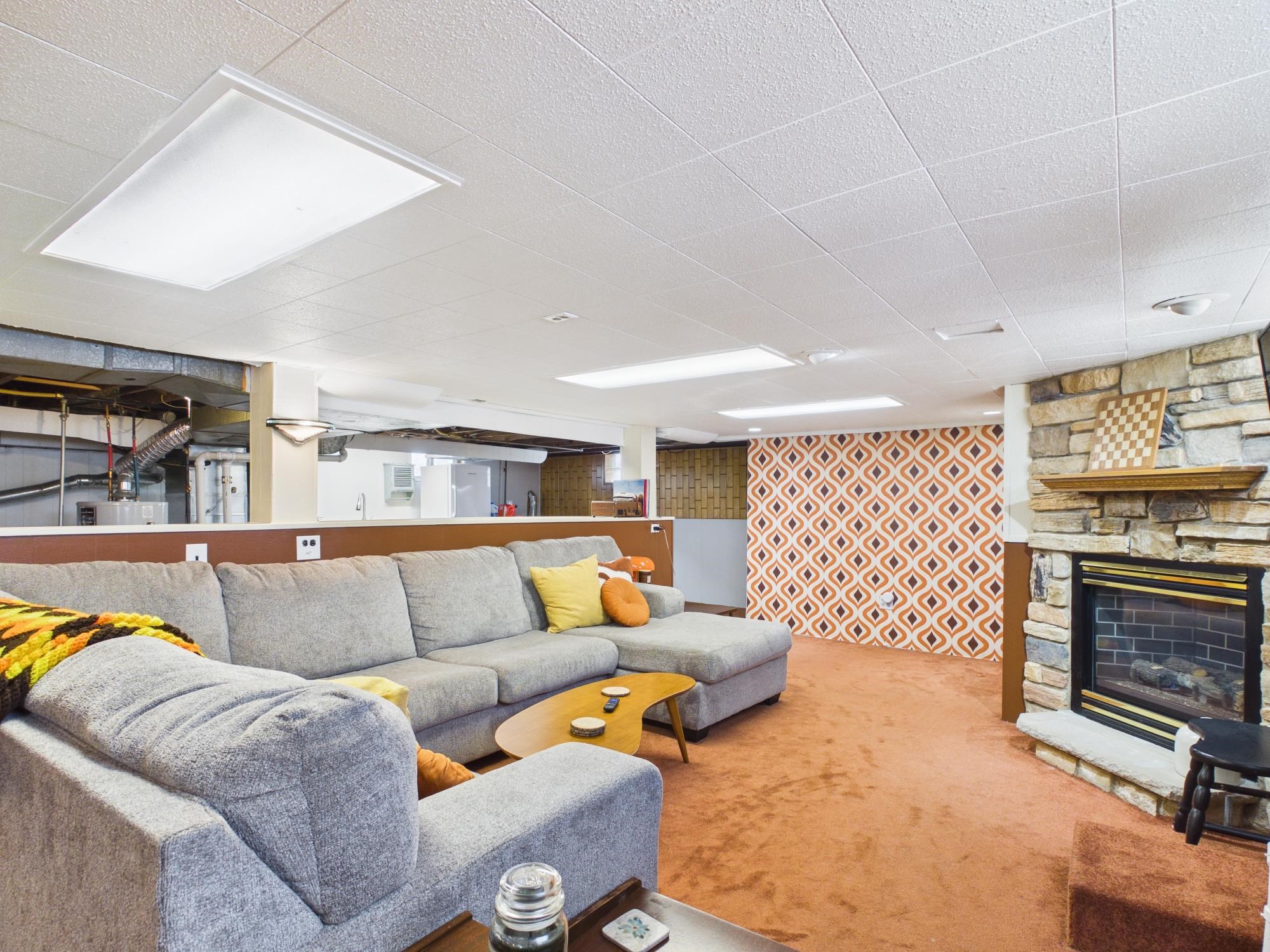 119 E TAFT Avenue