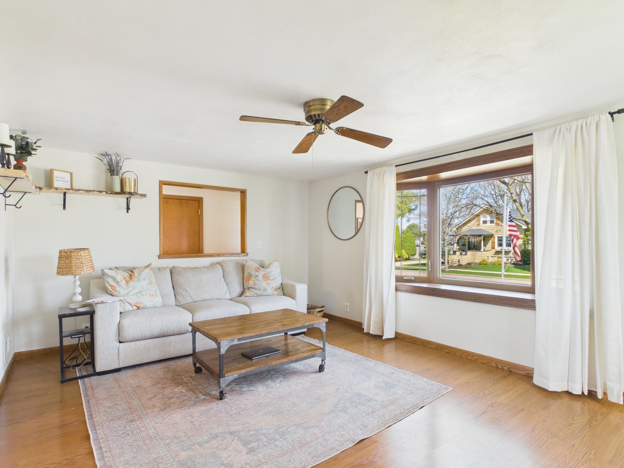 119 E TAFT Avenue