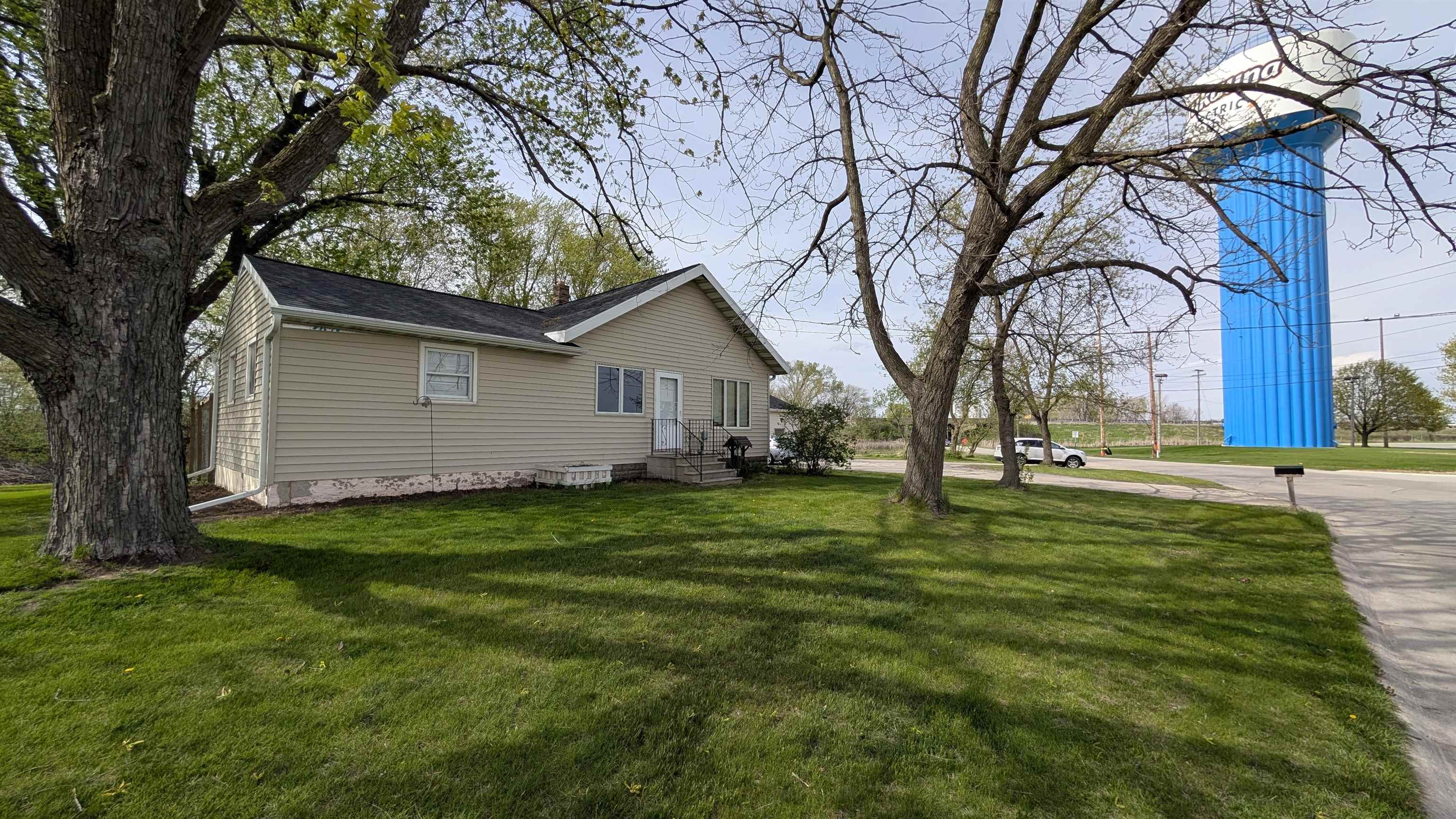 1251 MALONEY Road