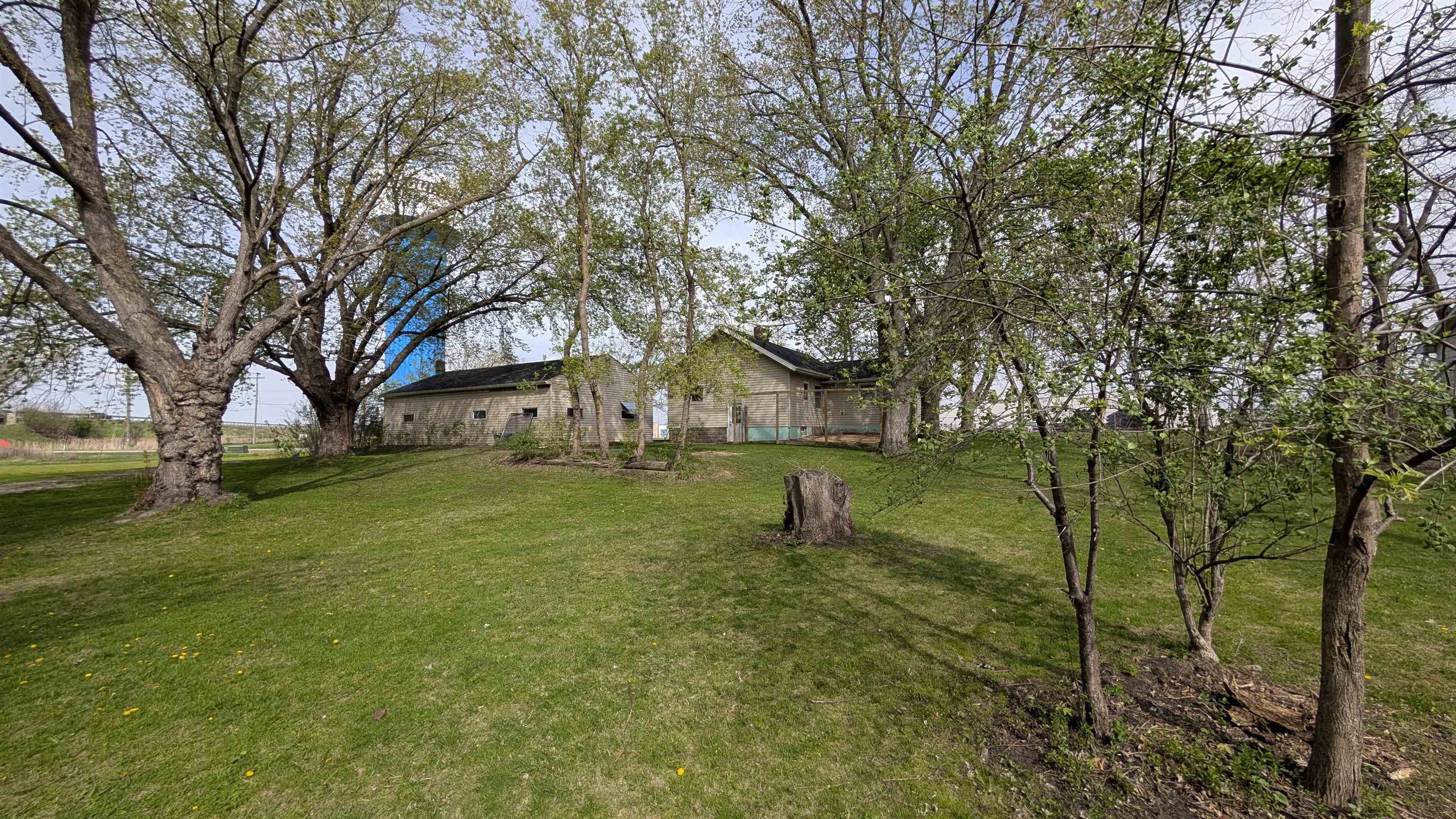 1251 MALONEY Road