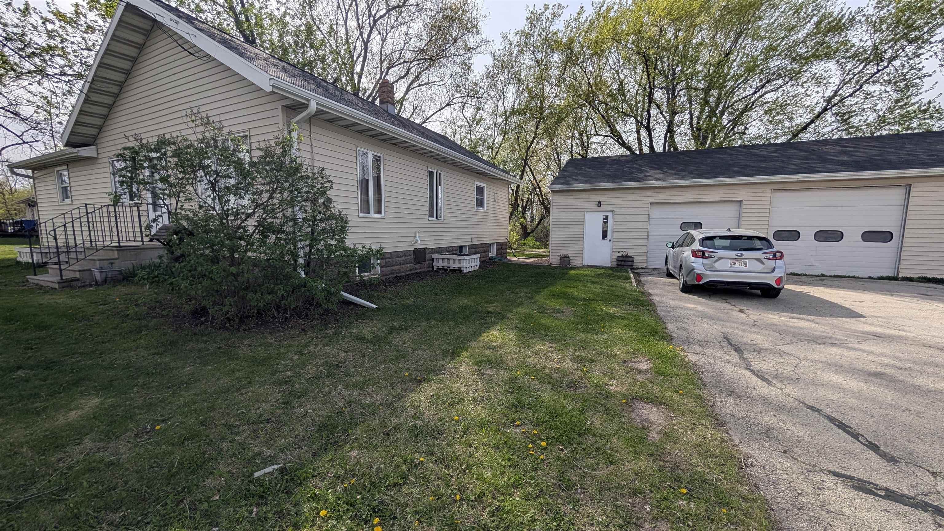 1251 MALONEY Road