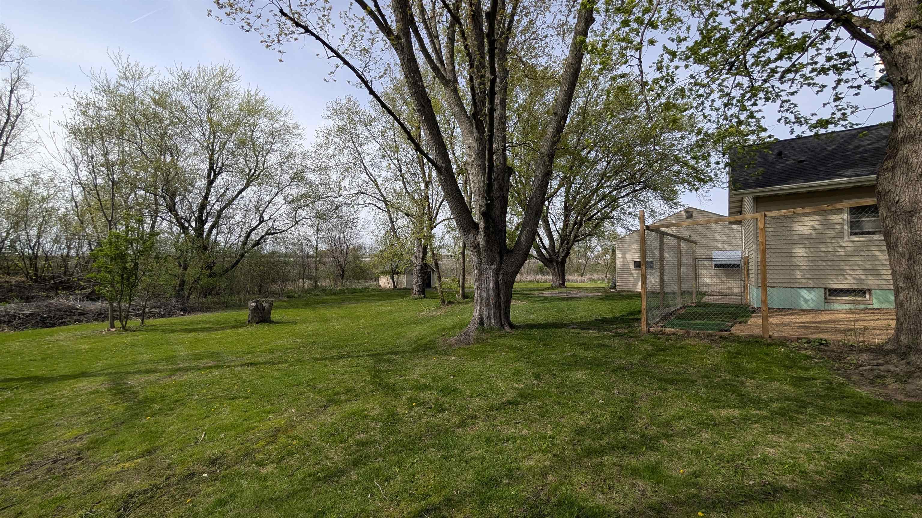 1251 MALONEY Road